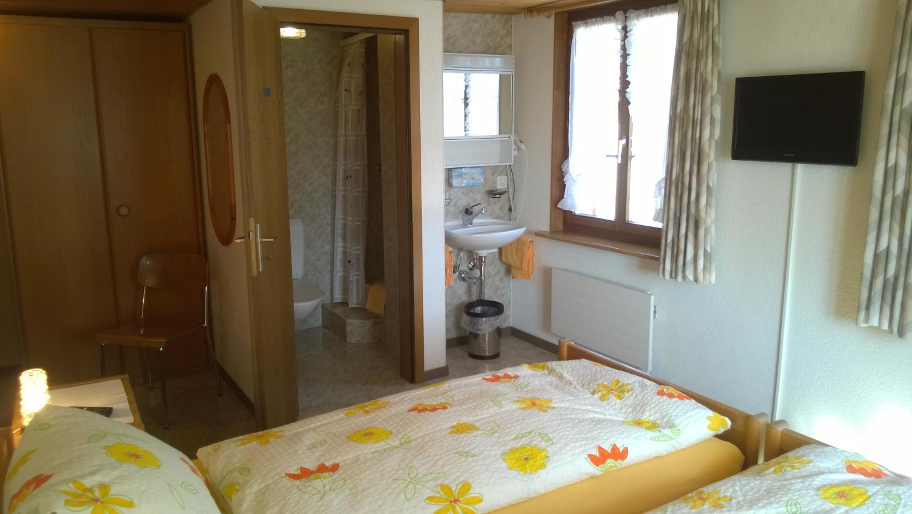 Twin Room with Shower photo 1