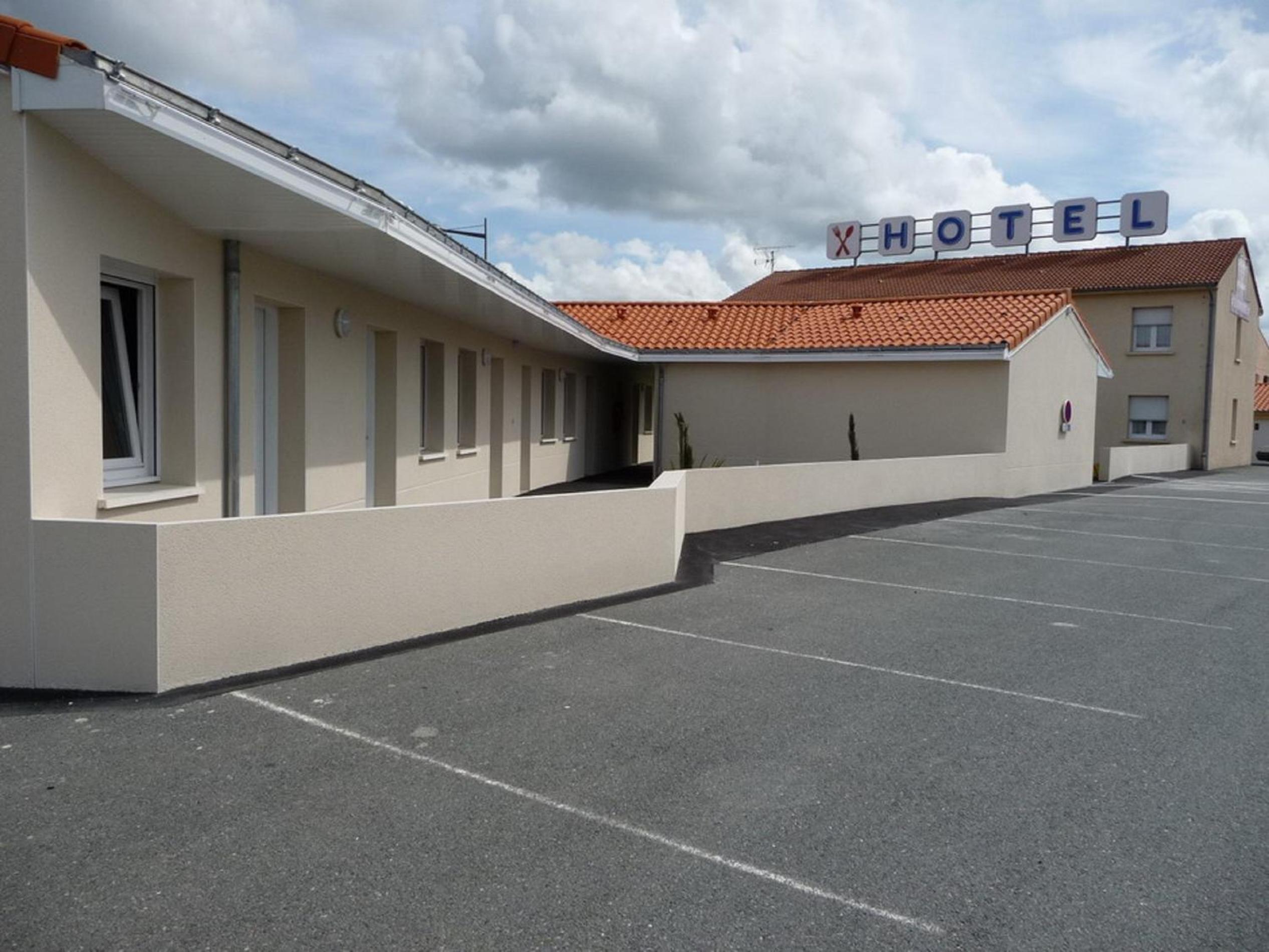 Standard Twin Room with Garden View photo 2