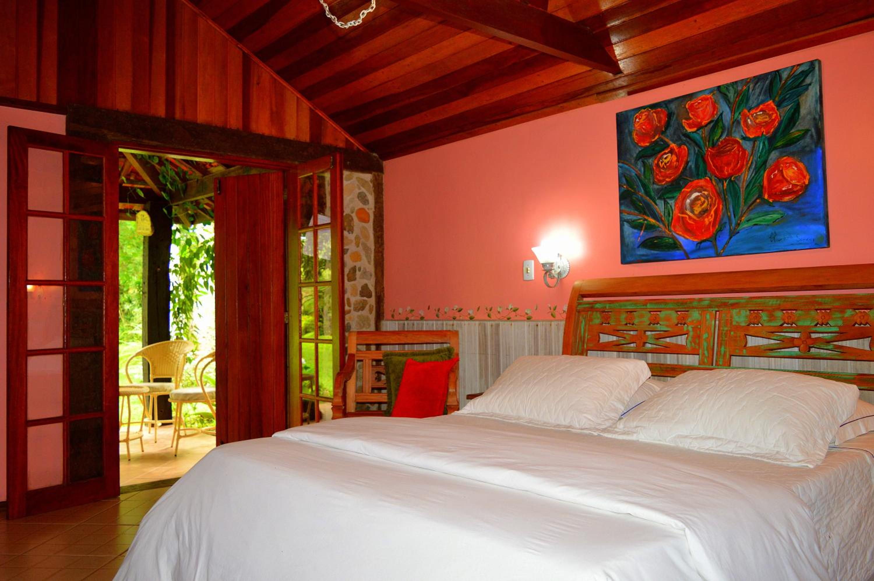 Deluxe Bungalow with Garden View photo 3