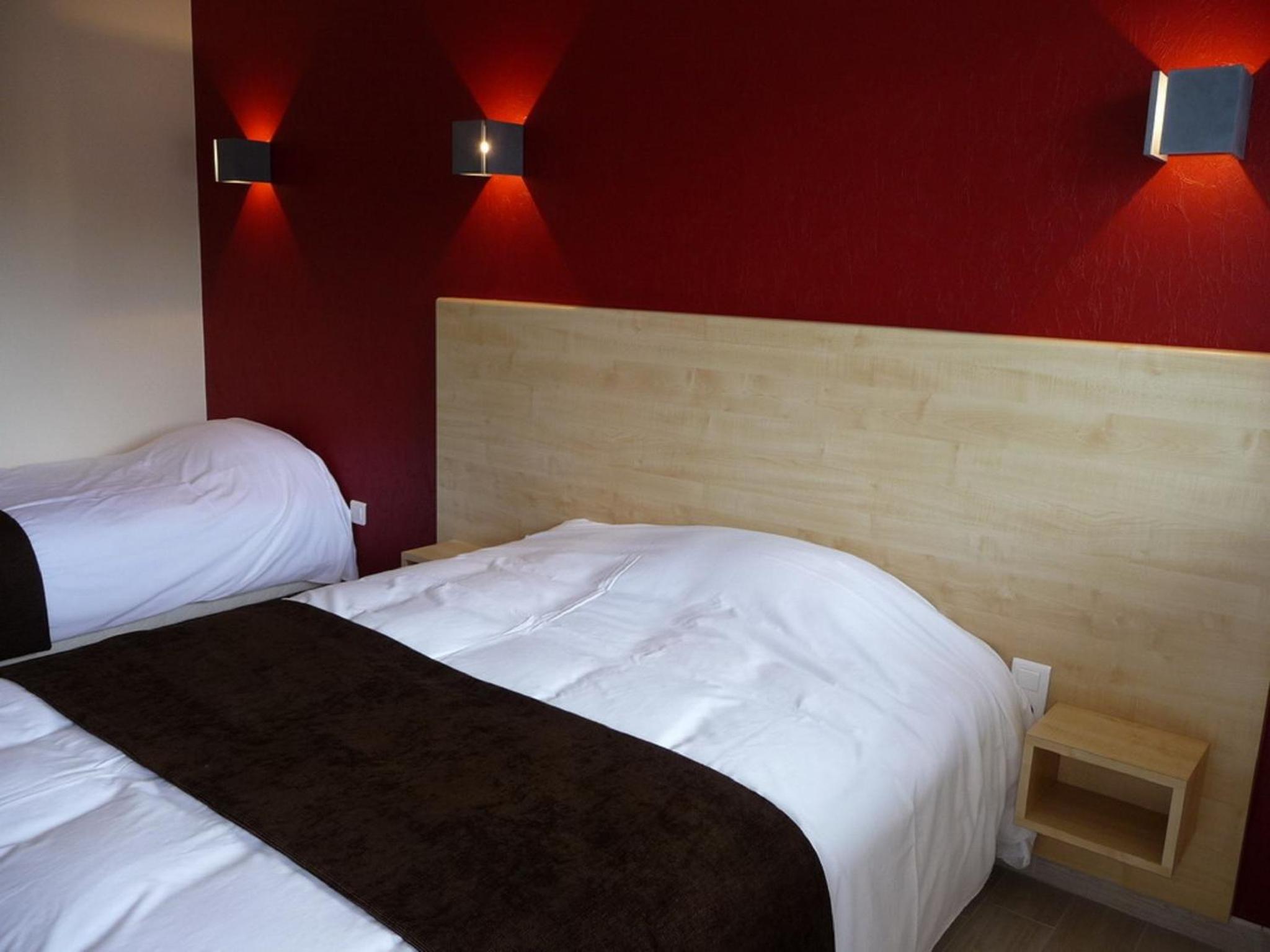 Triple Room with 1 Single Bed and 1 Double Bed photo 1