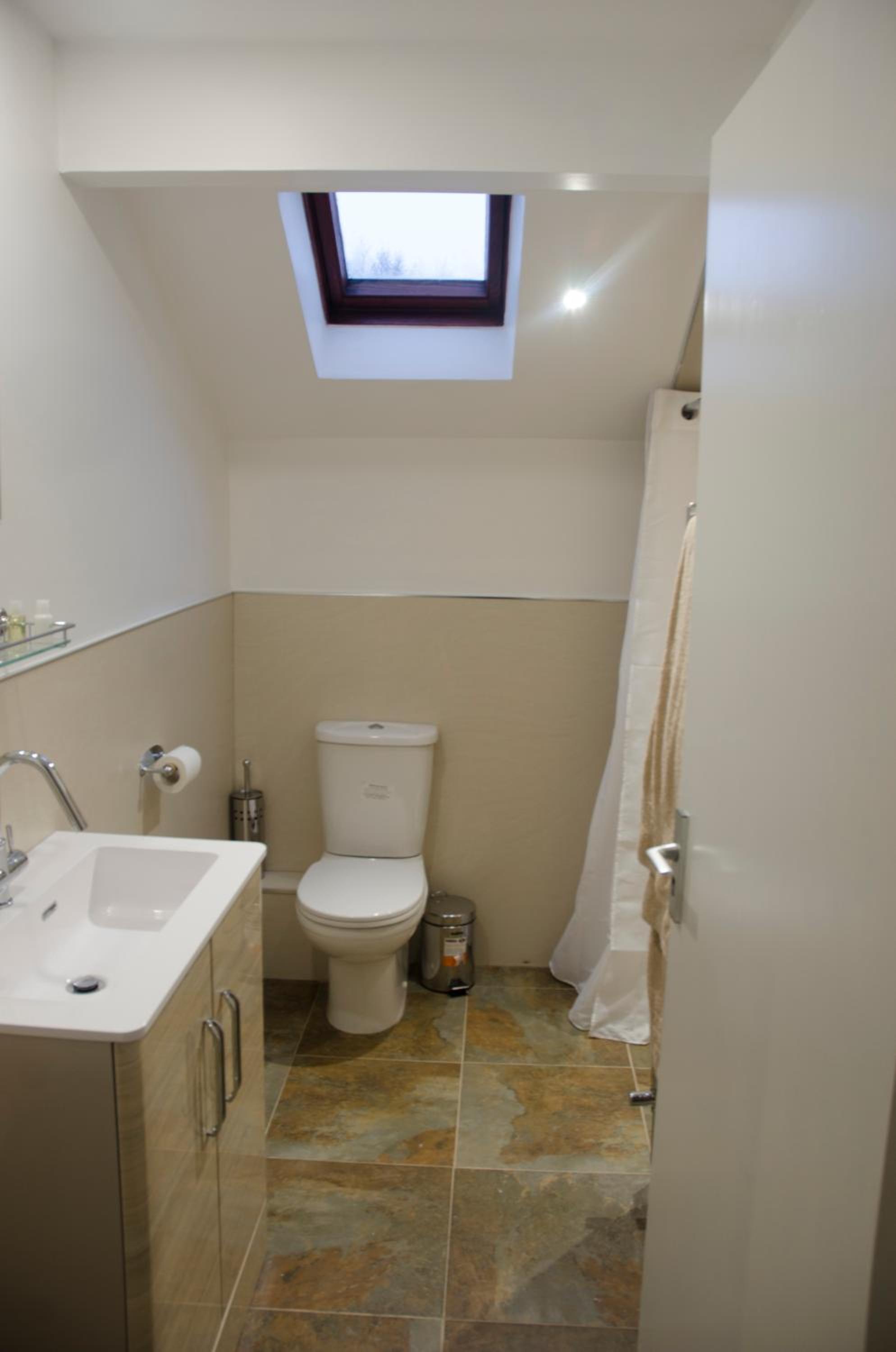 Standard Double Room - Photo 8