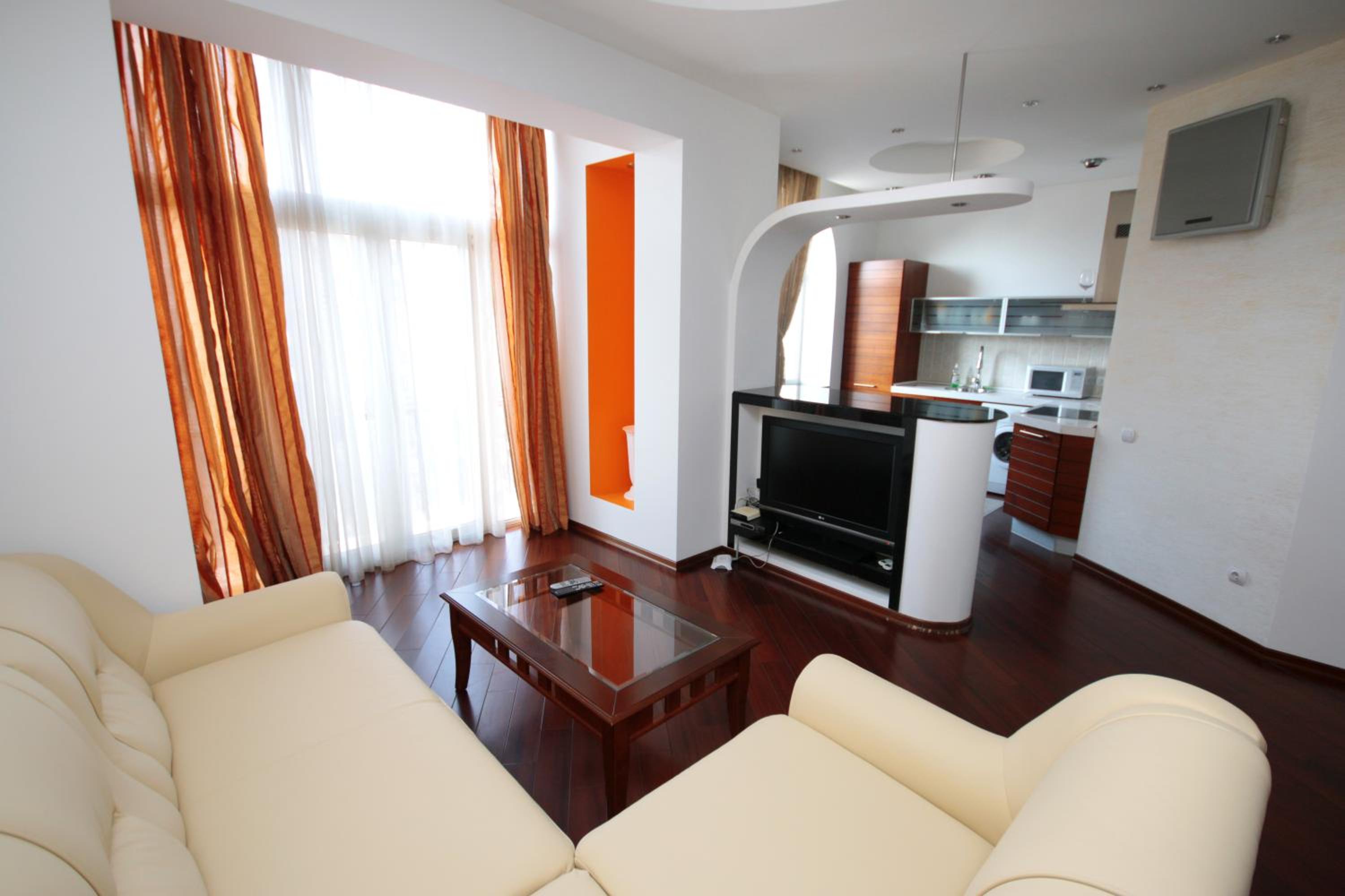 Deluxe One-Bedroom Apartment - Khreshchatyk Street 17