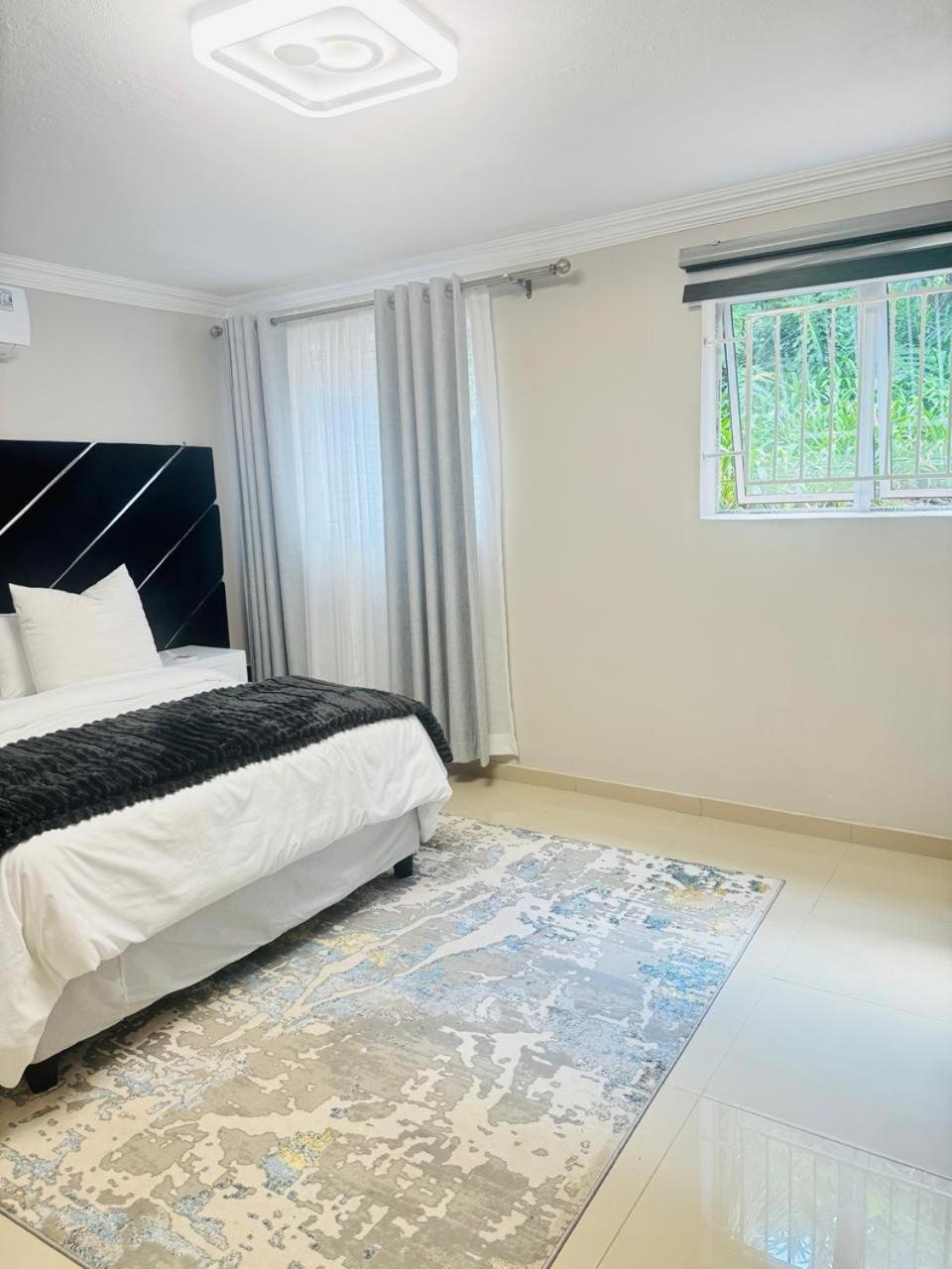Deluxe Queen Room photo 2