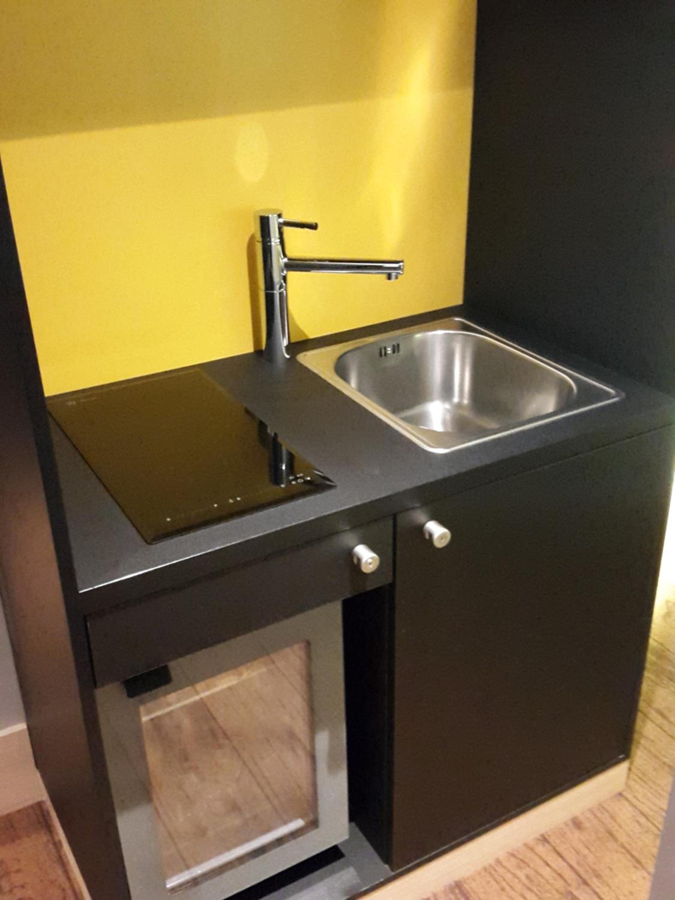 Studio with Kitchenette - Photo 3
