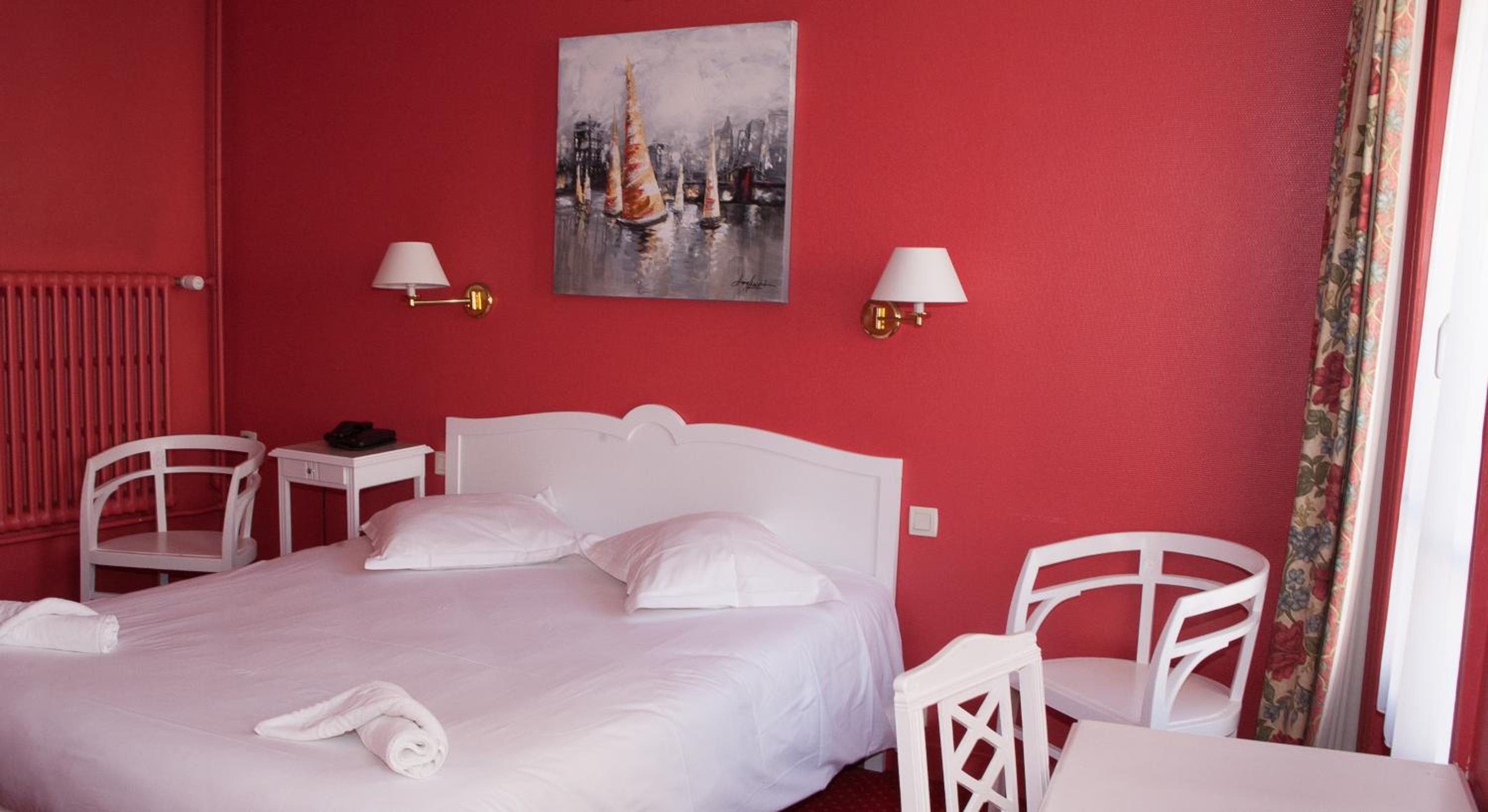Double Room with Balcony - Photo 2
