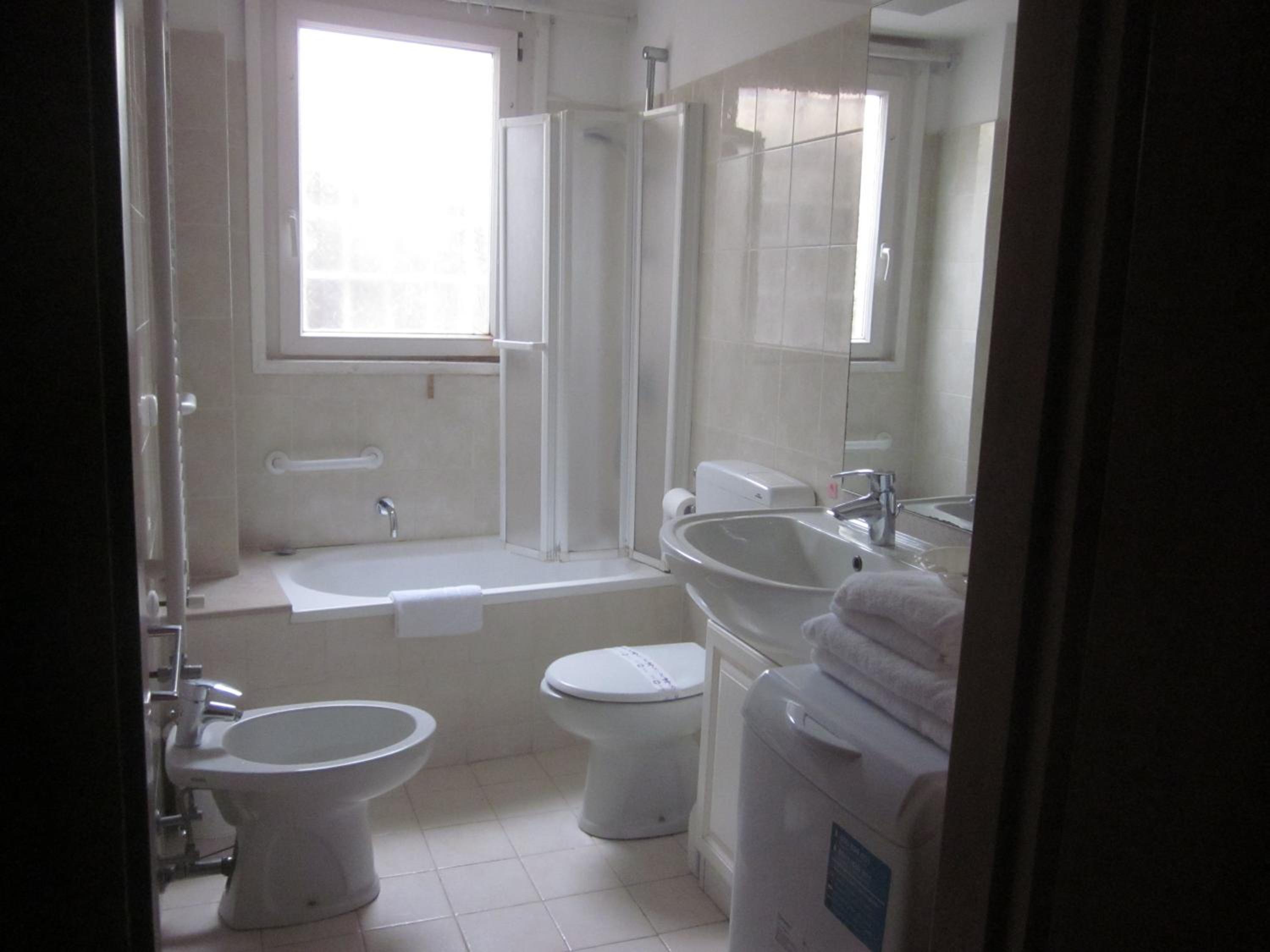One-Bedroom Apartment photo 3