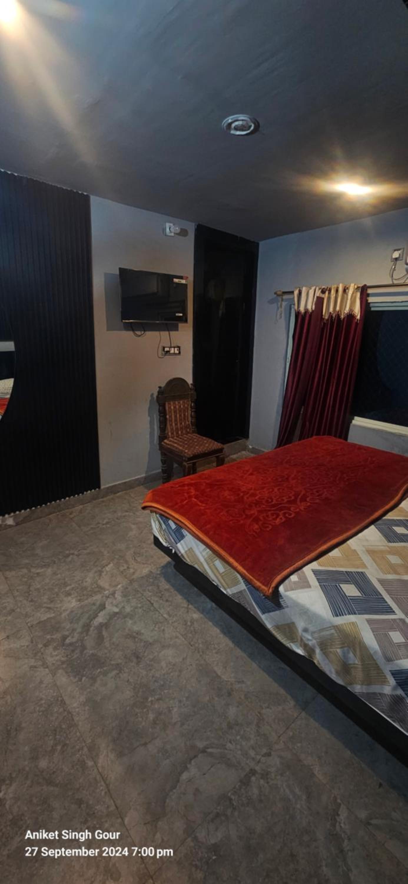 Deluxe King Suite photo 3