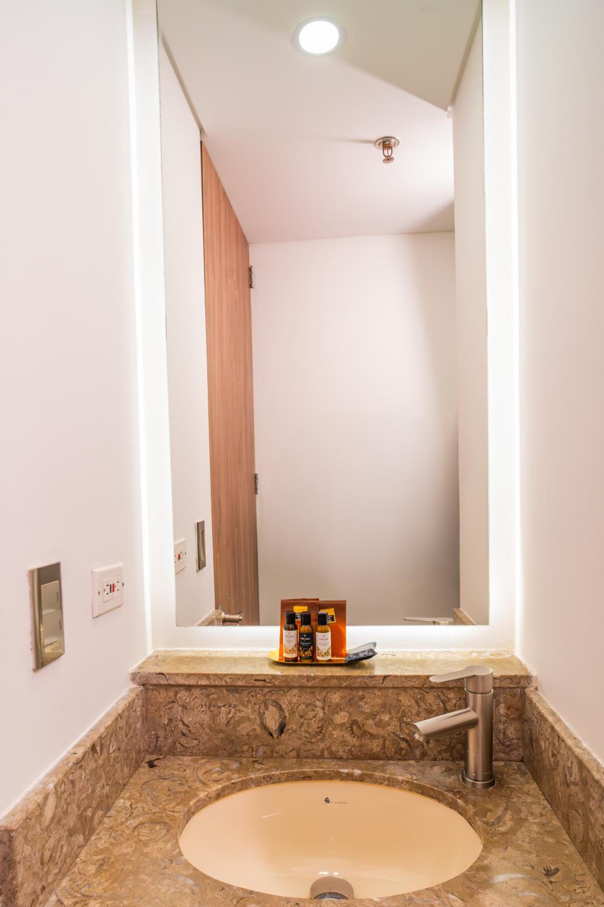 Twin Room - Photo 3