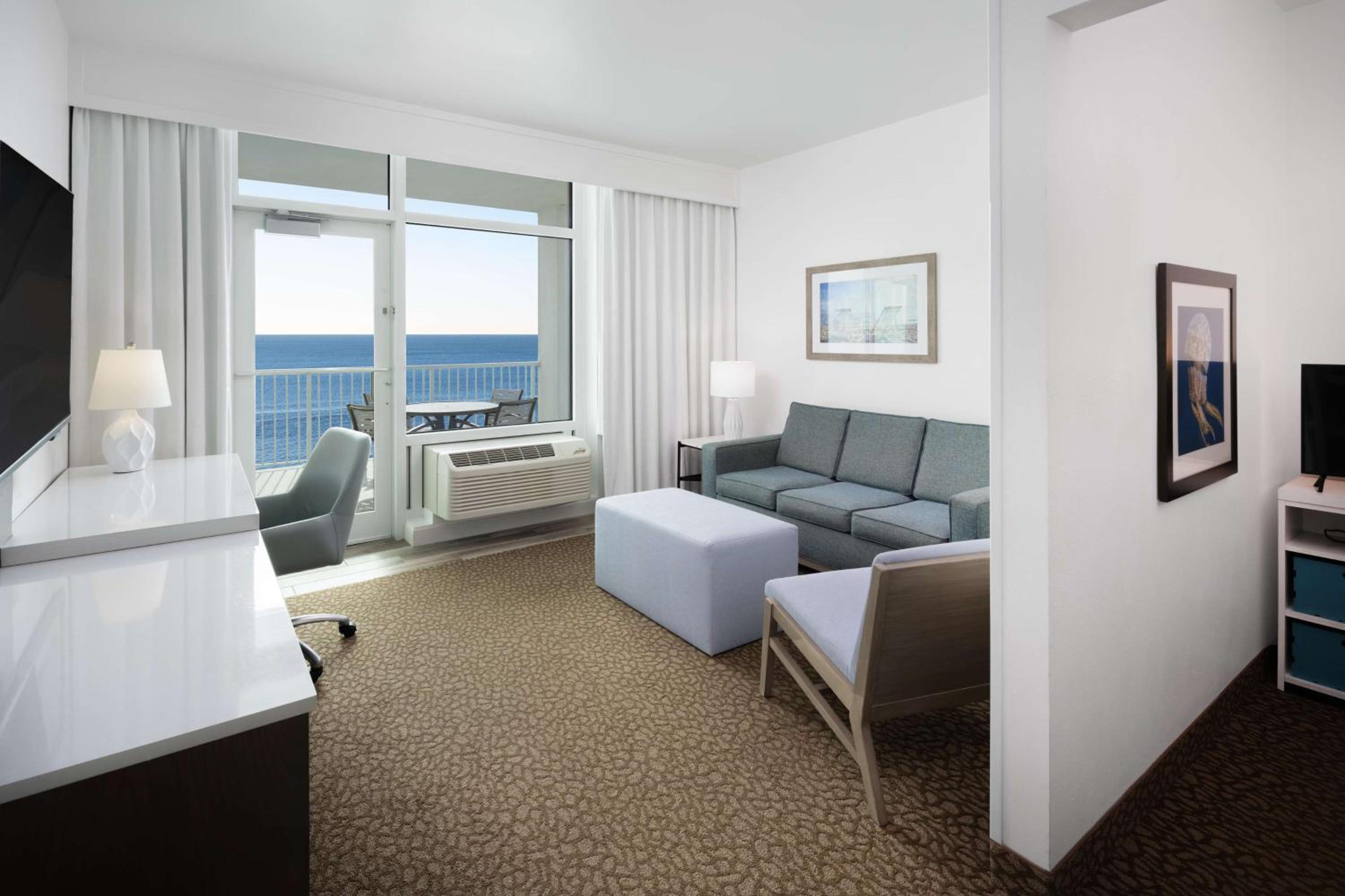 Corner King Suite with Bunk Beds and Sofa Bed - Roll-In Shower/Beachfront/Mobility Accessible photo 3
