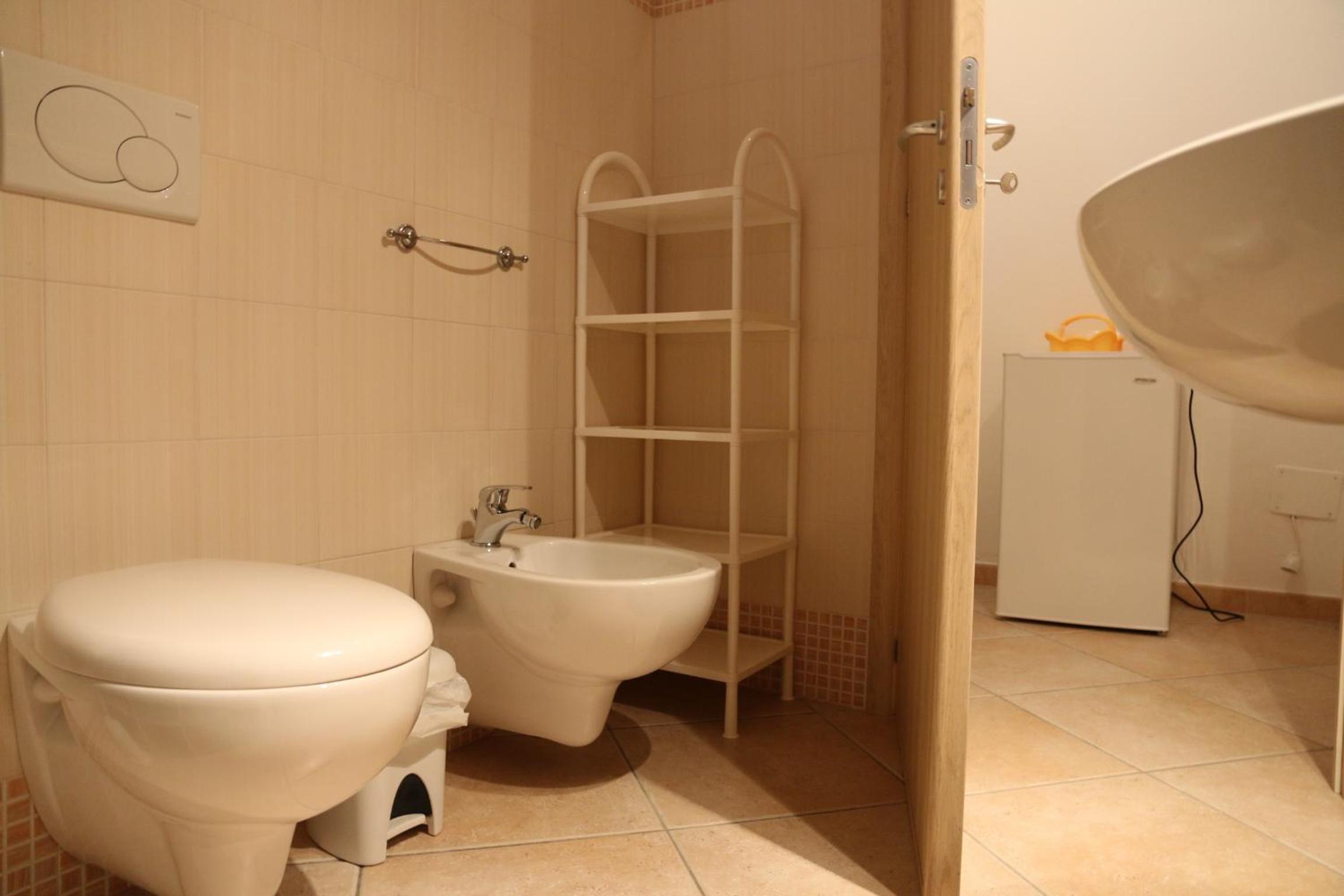 Quadruple Room with Private Bathroom photo 2