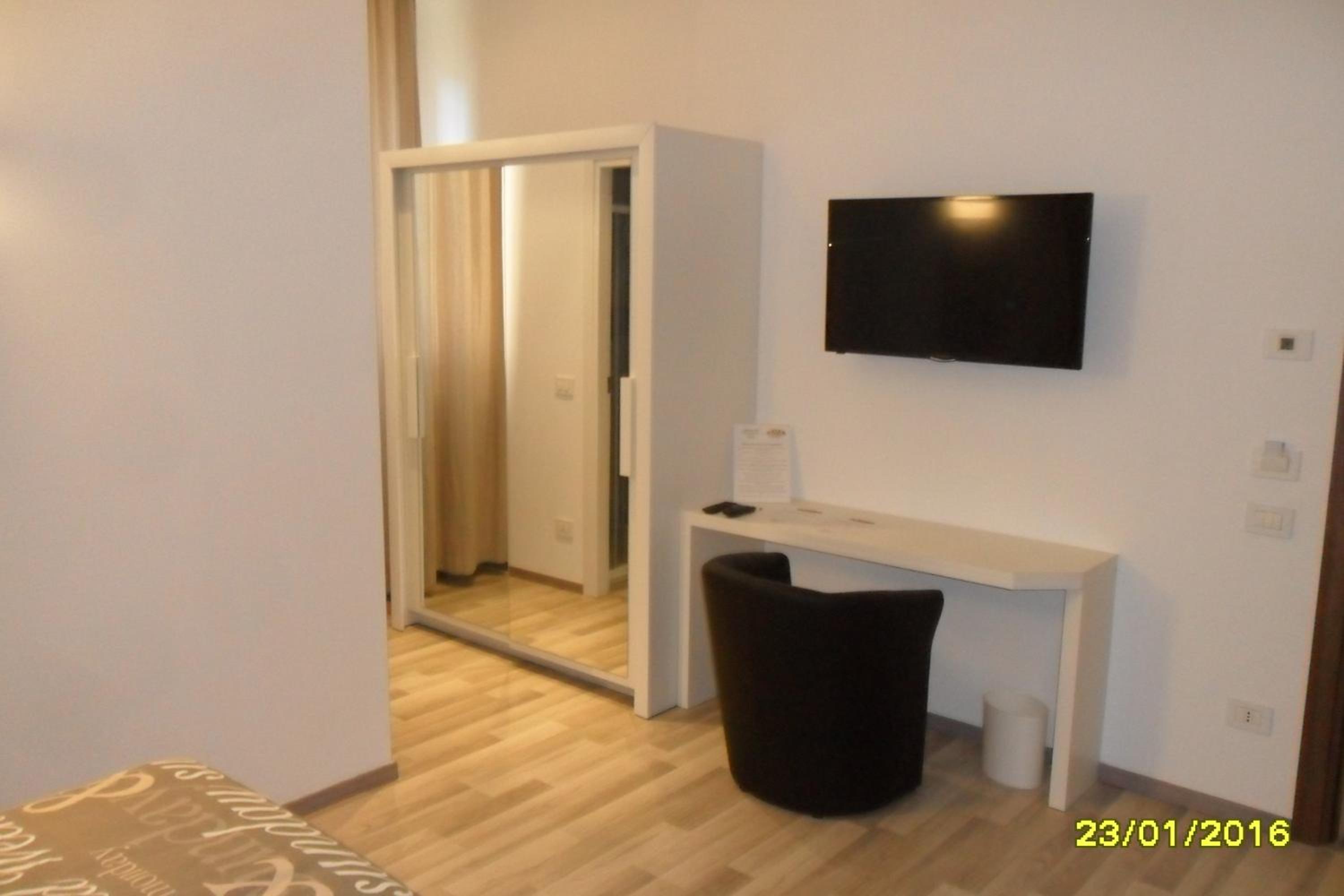 Double Room - Photo 1