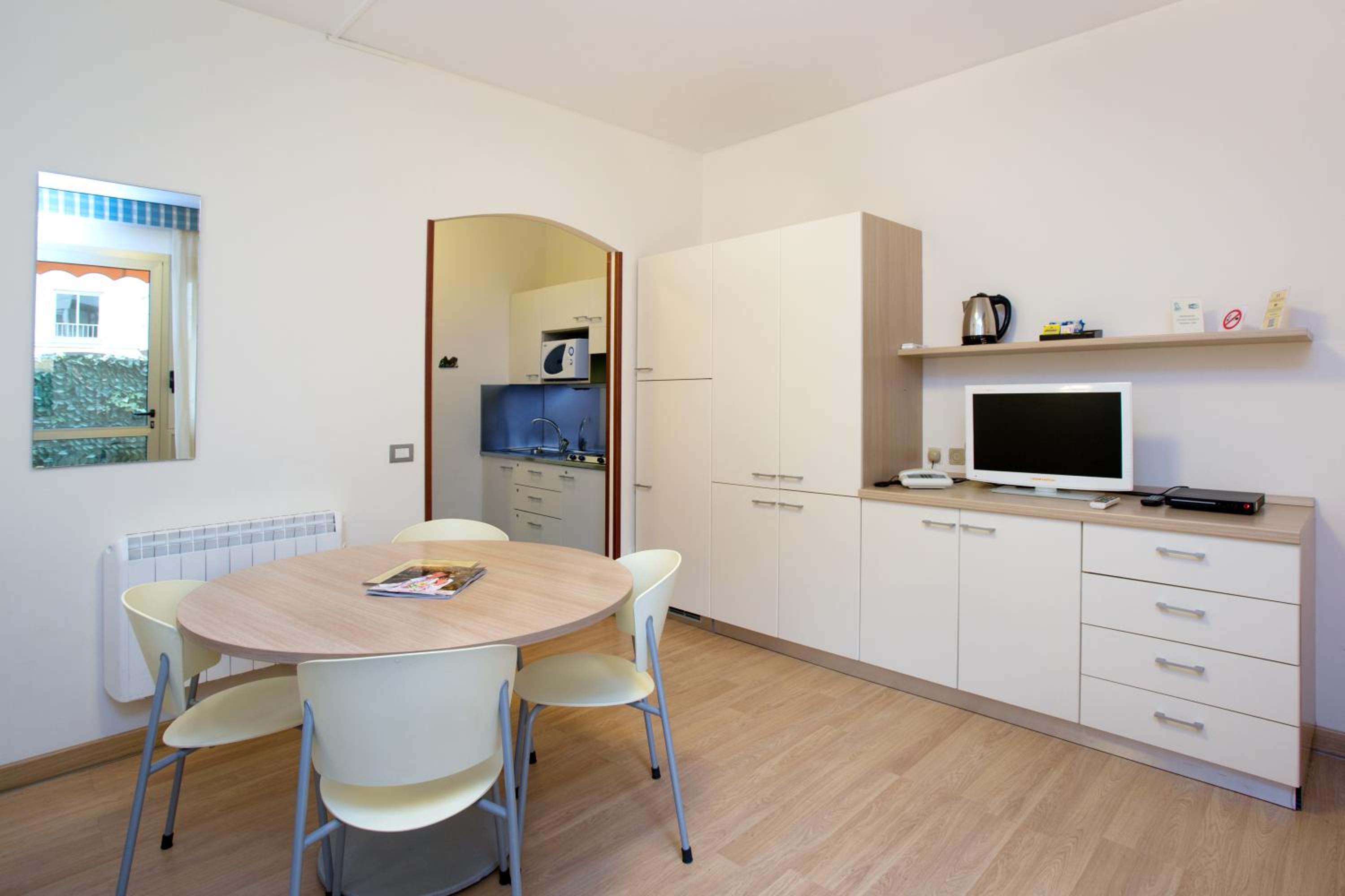 One-Bedroom Apartment - Ground Floor - Photo 9