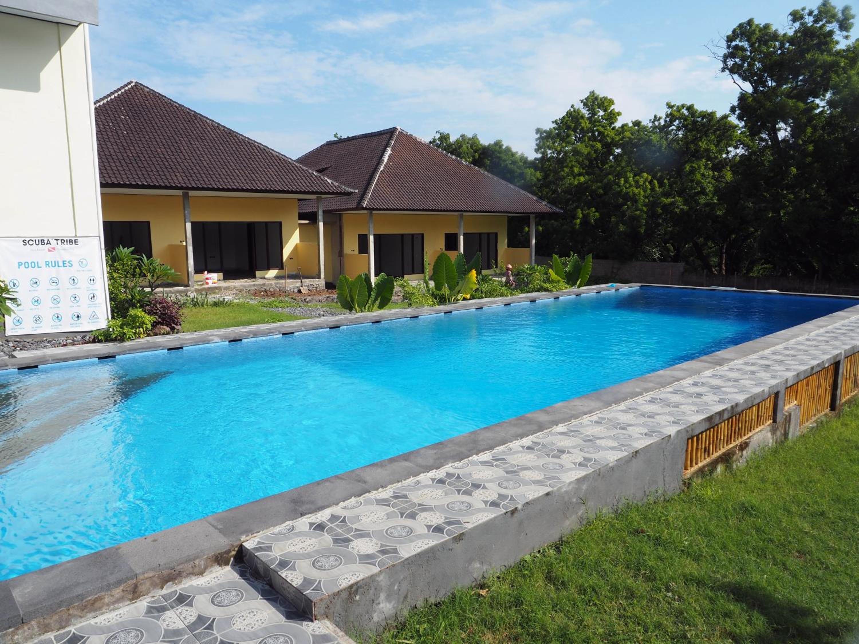 Deluxe Double or Twin Room with Pool View - Photo 1