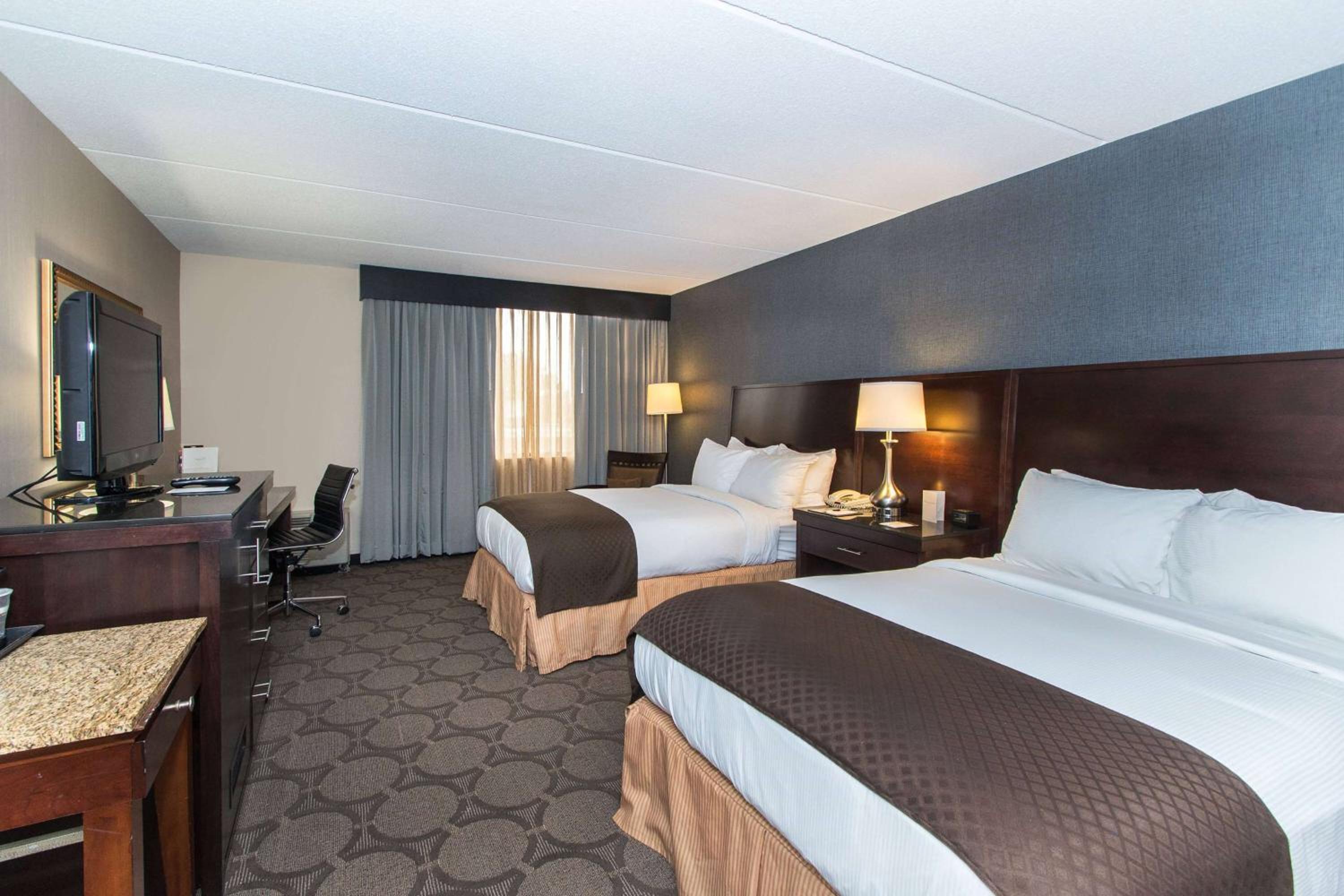 Double Room with Two Double Beds - Non-Smoking - Photo 2