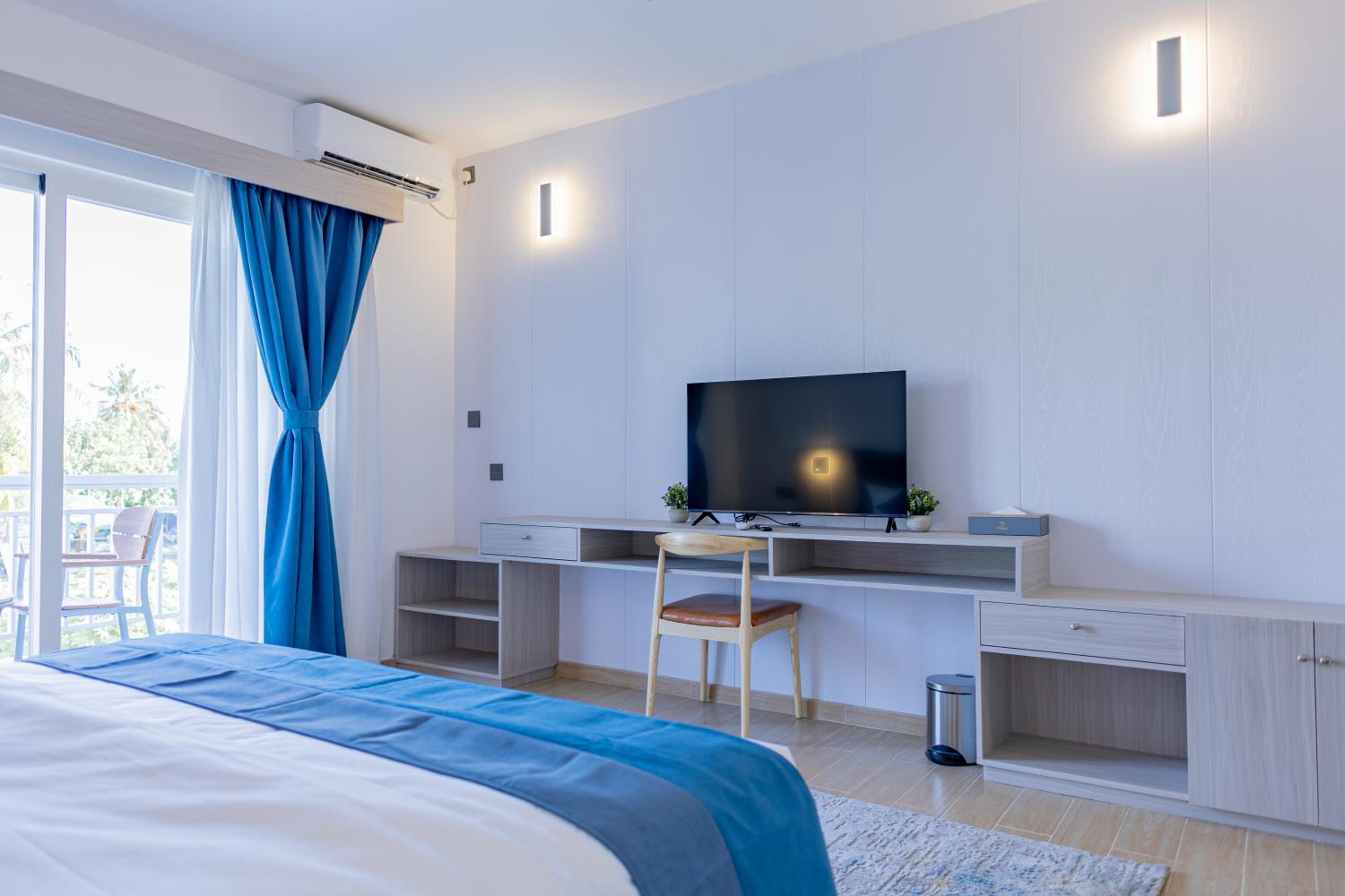 Deluxe Queen Room