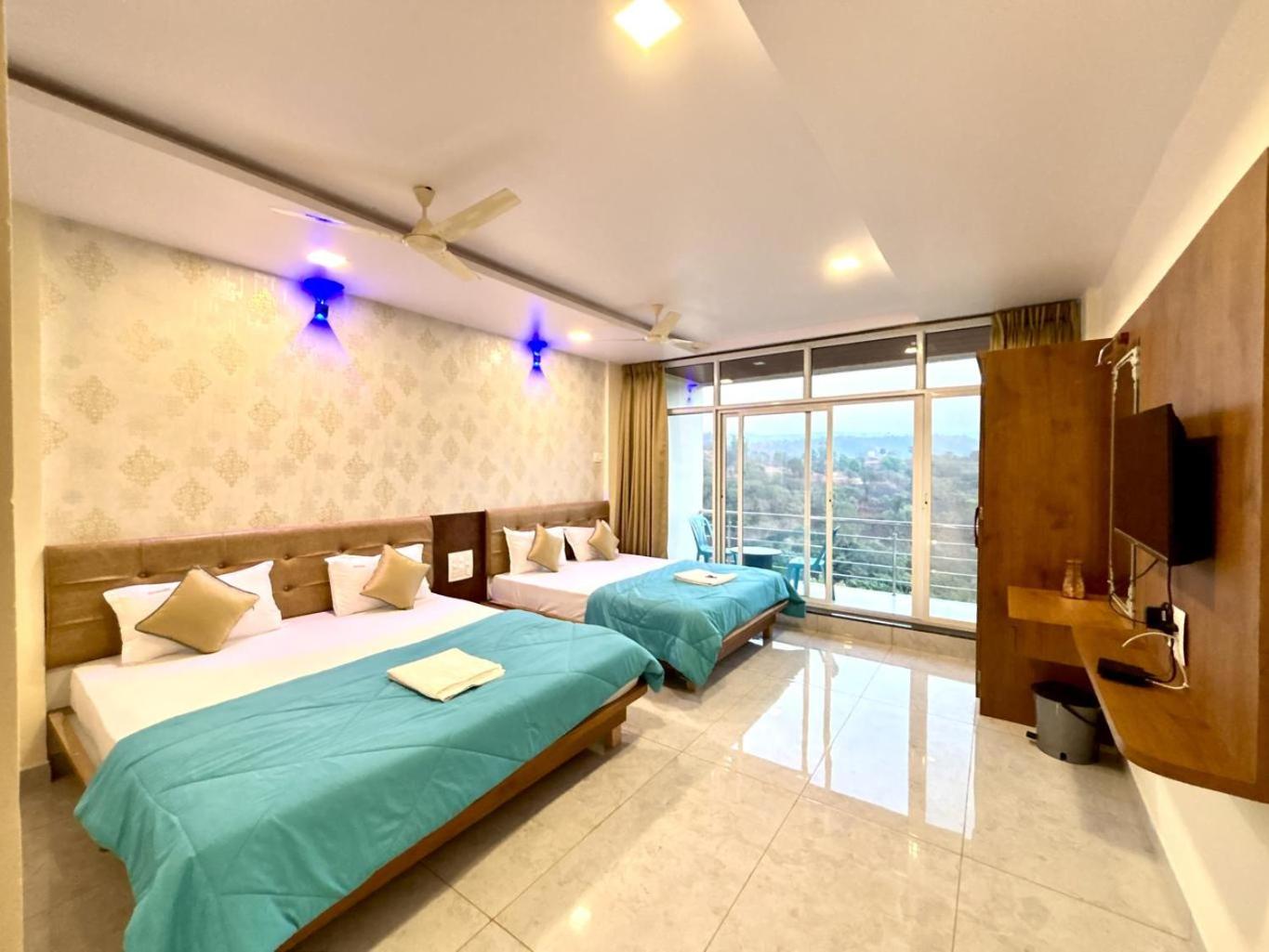 Superior King Room photo 2