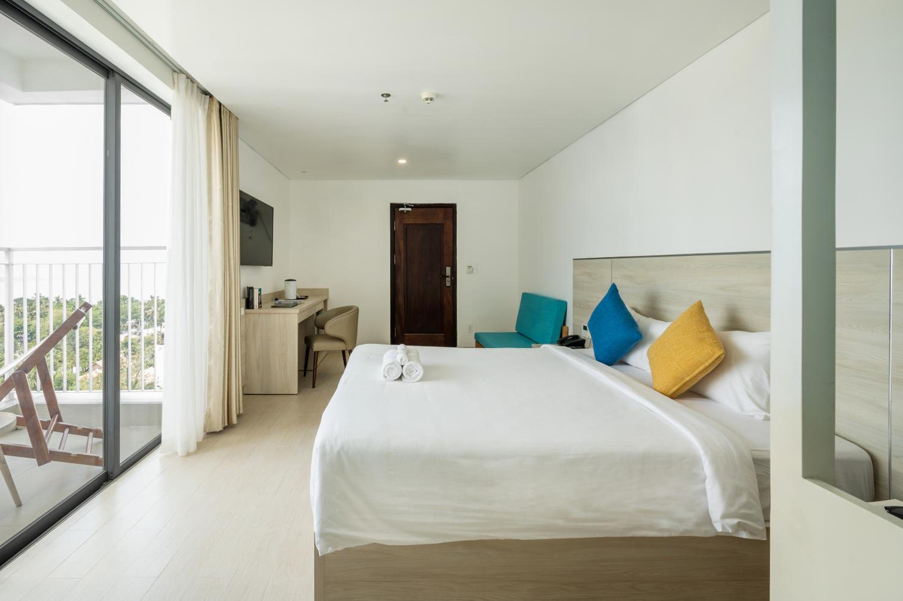 Triple Room with Sea View - Photo 5