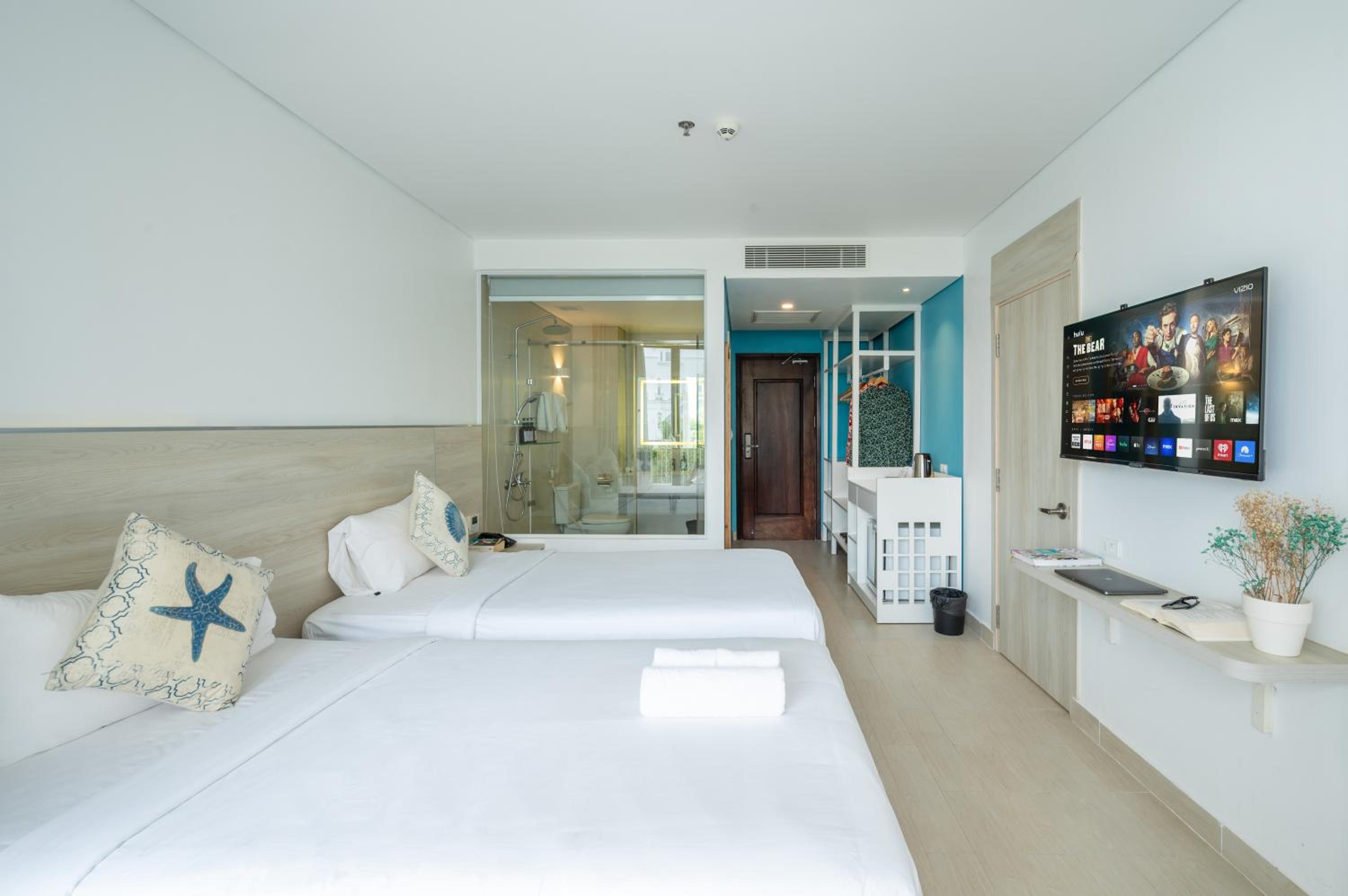 Superior Twin Room with Two Single Beds and Garden View - Photo 2