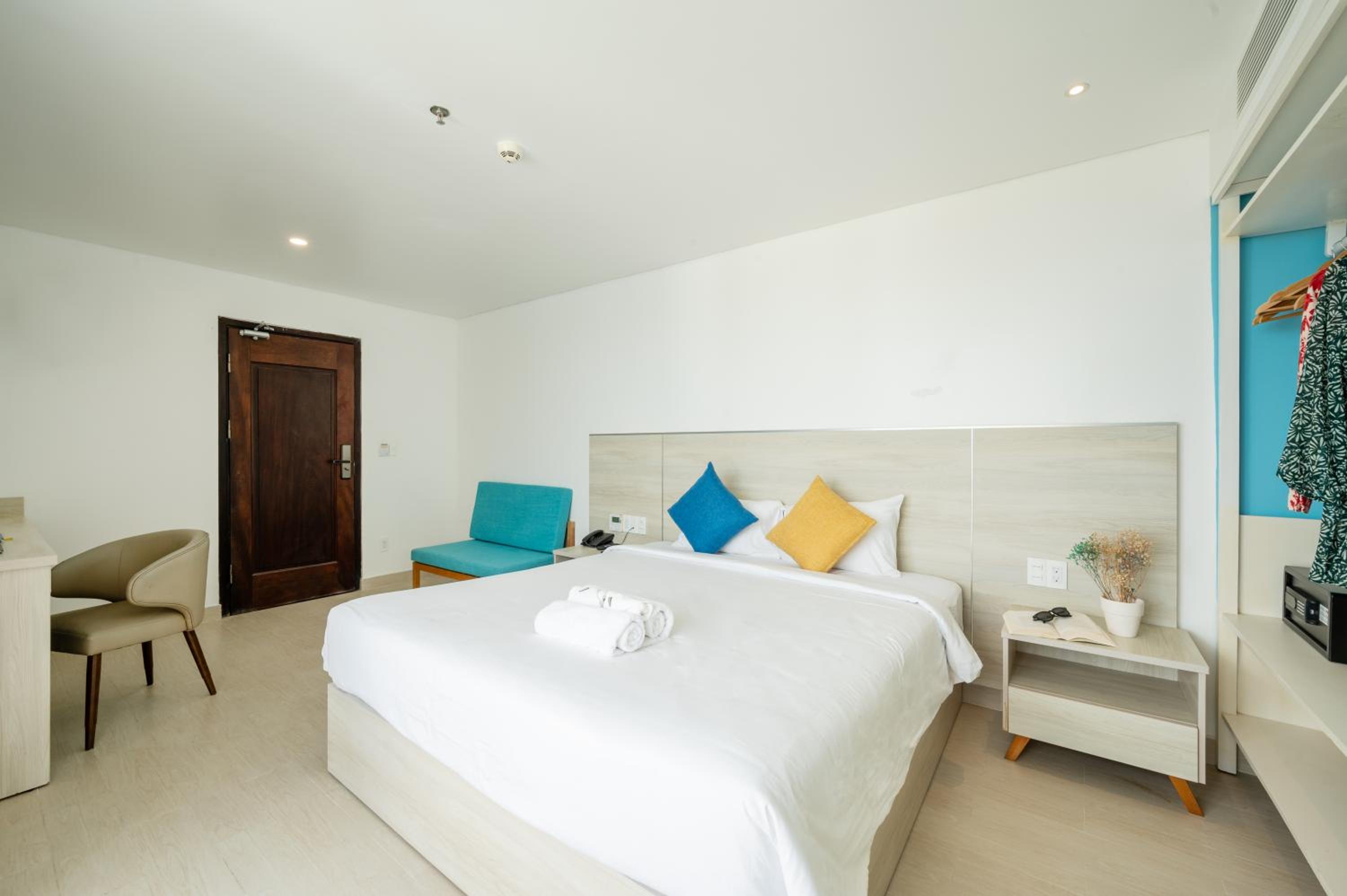 Triple Room with Sea View - Photo 10