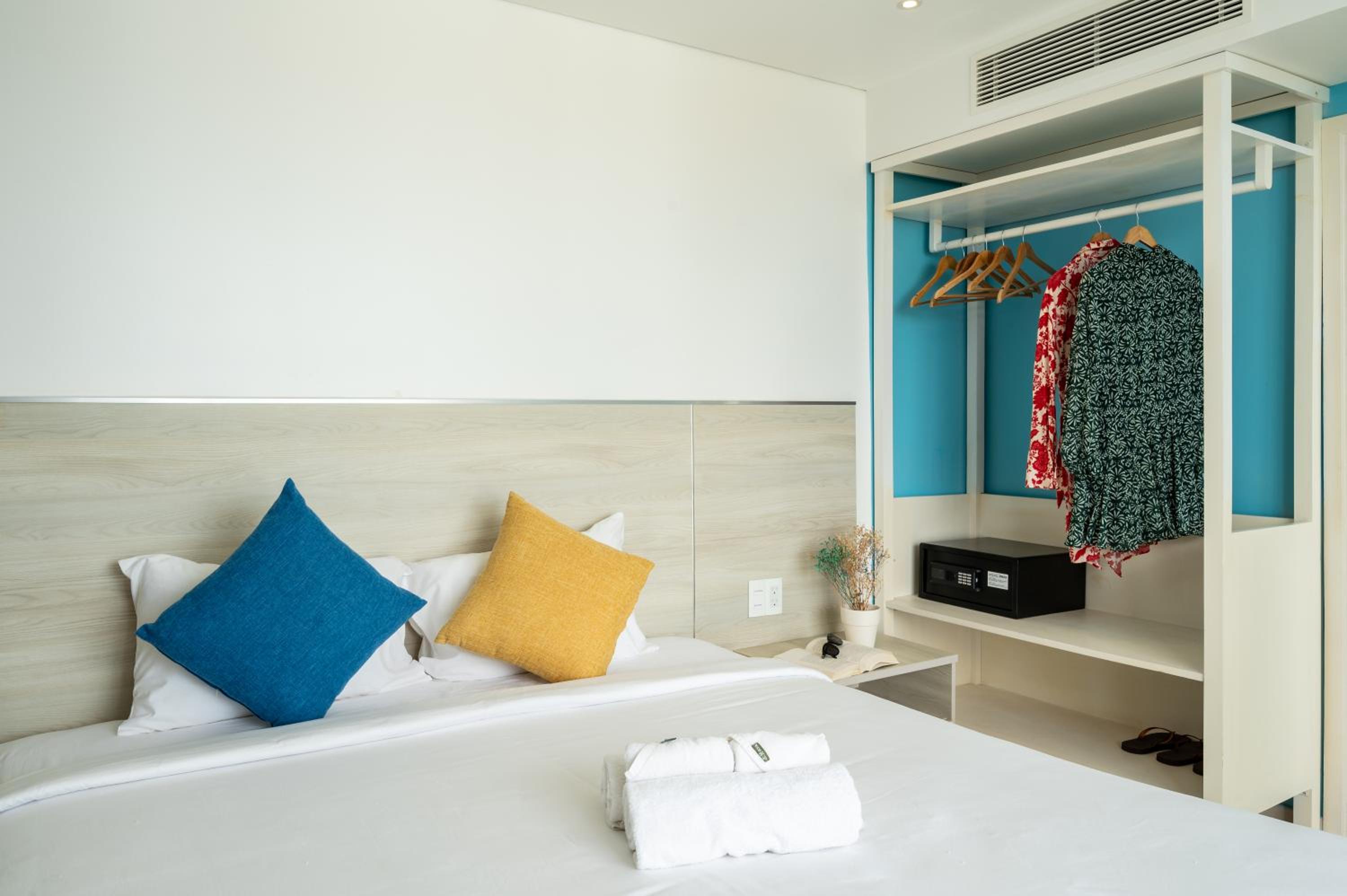Triple Room with Sea View - Photo 4