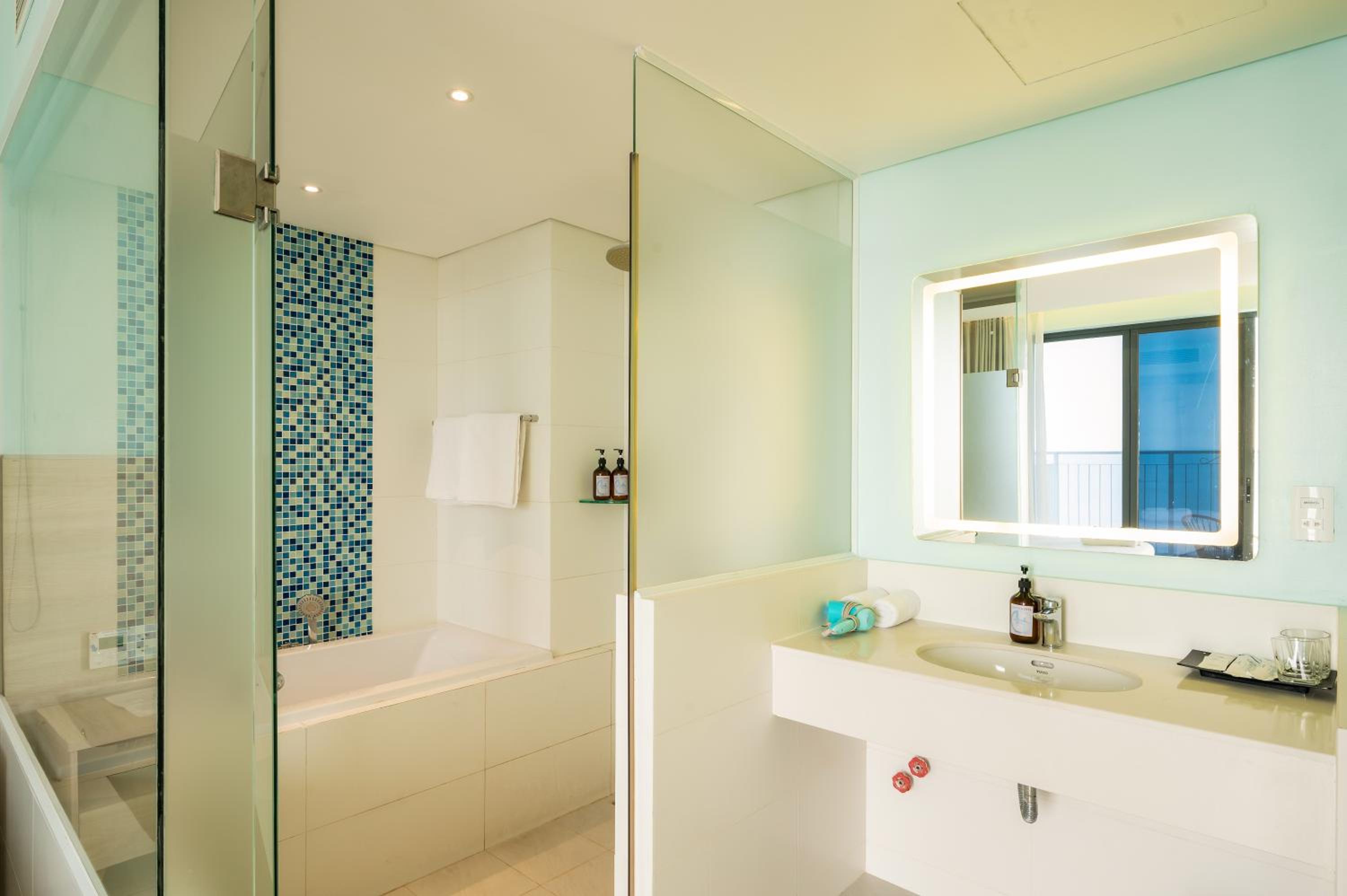 King Suite with Sea View photo 1