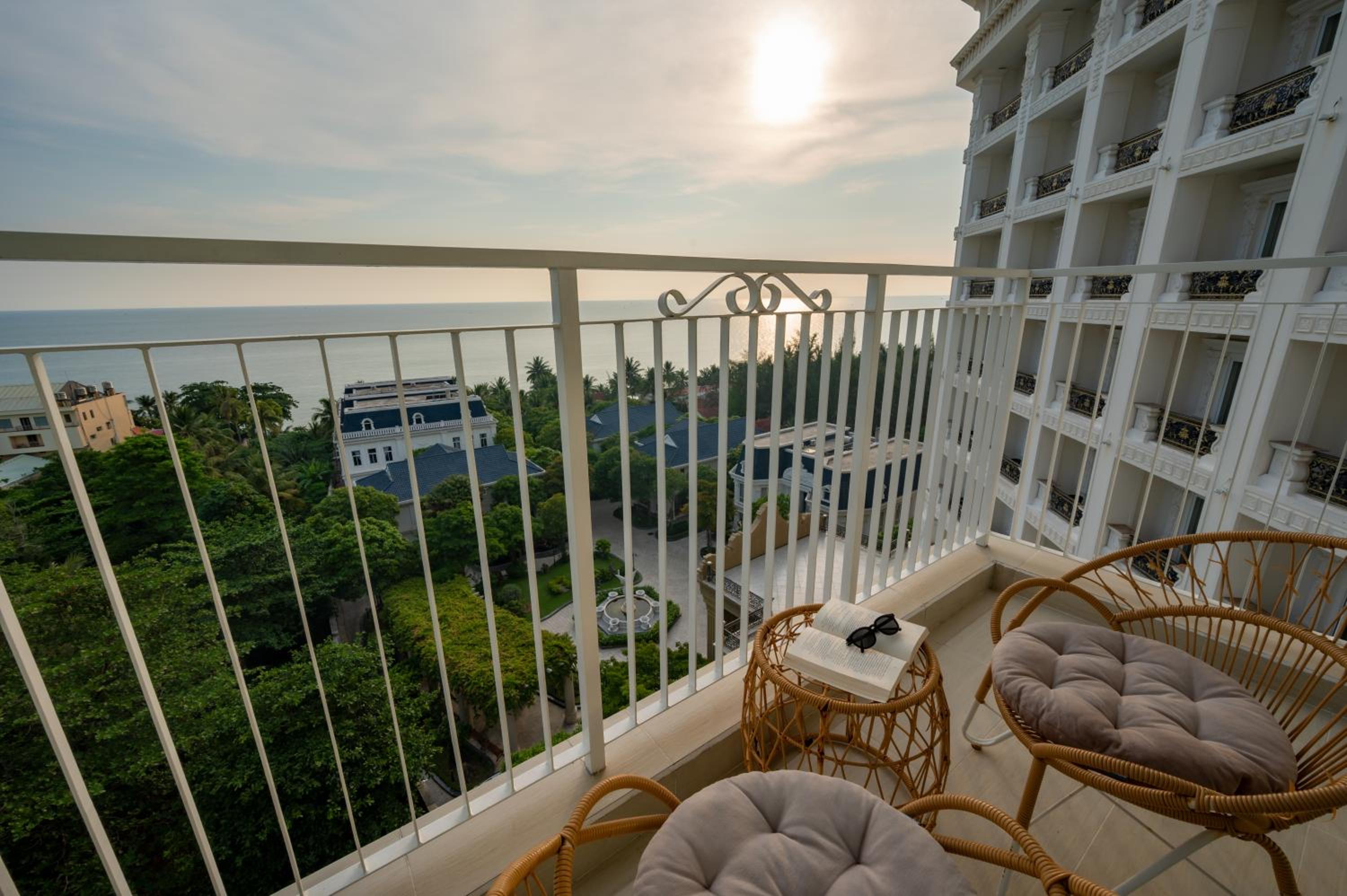 King Suite with Sea View photo 3