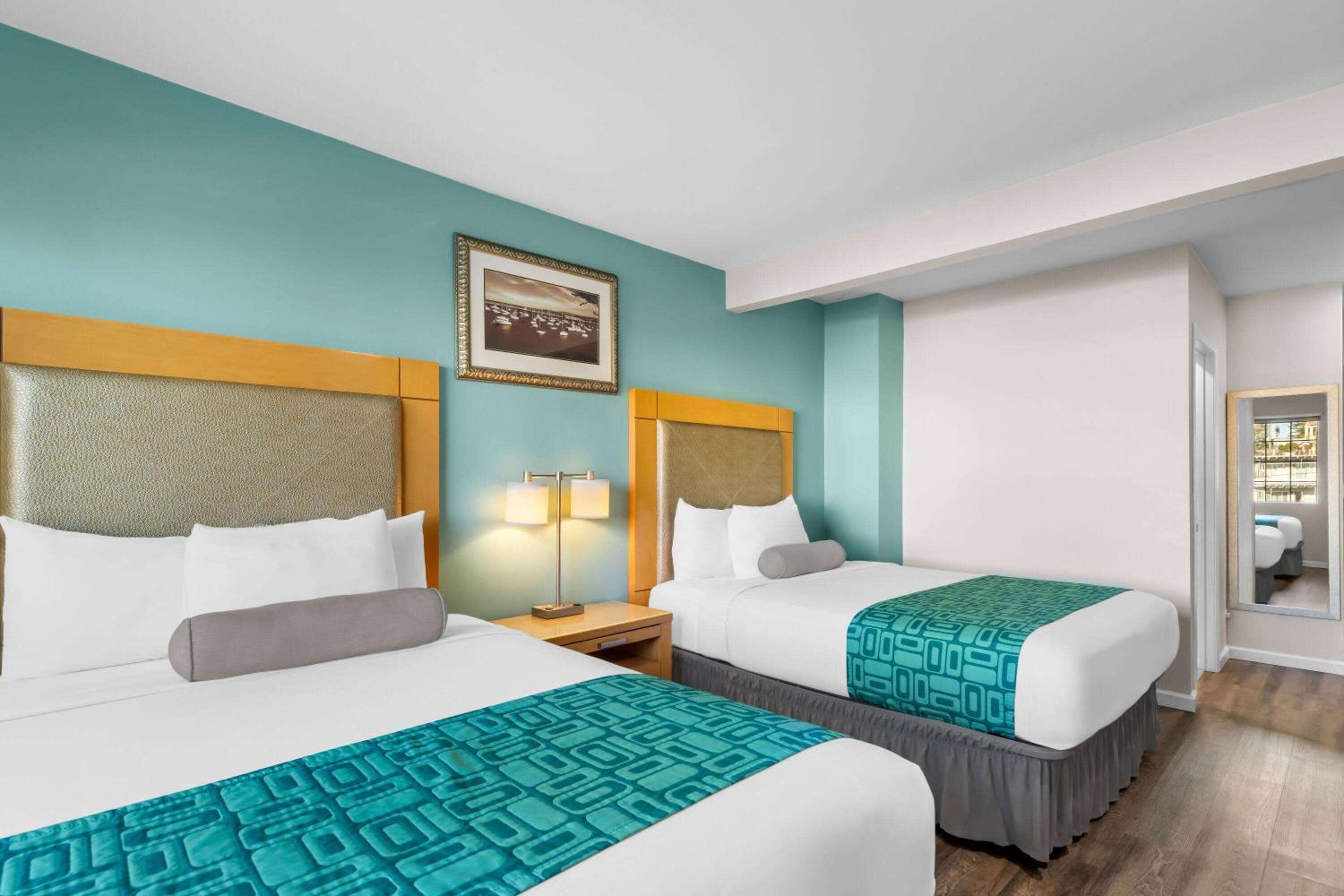 Suite with Two Queen Beds - Non-Smoking photo 2