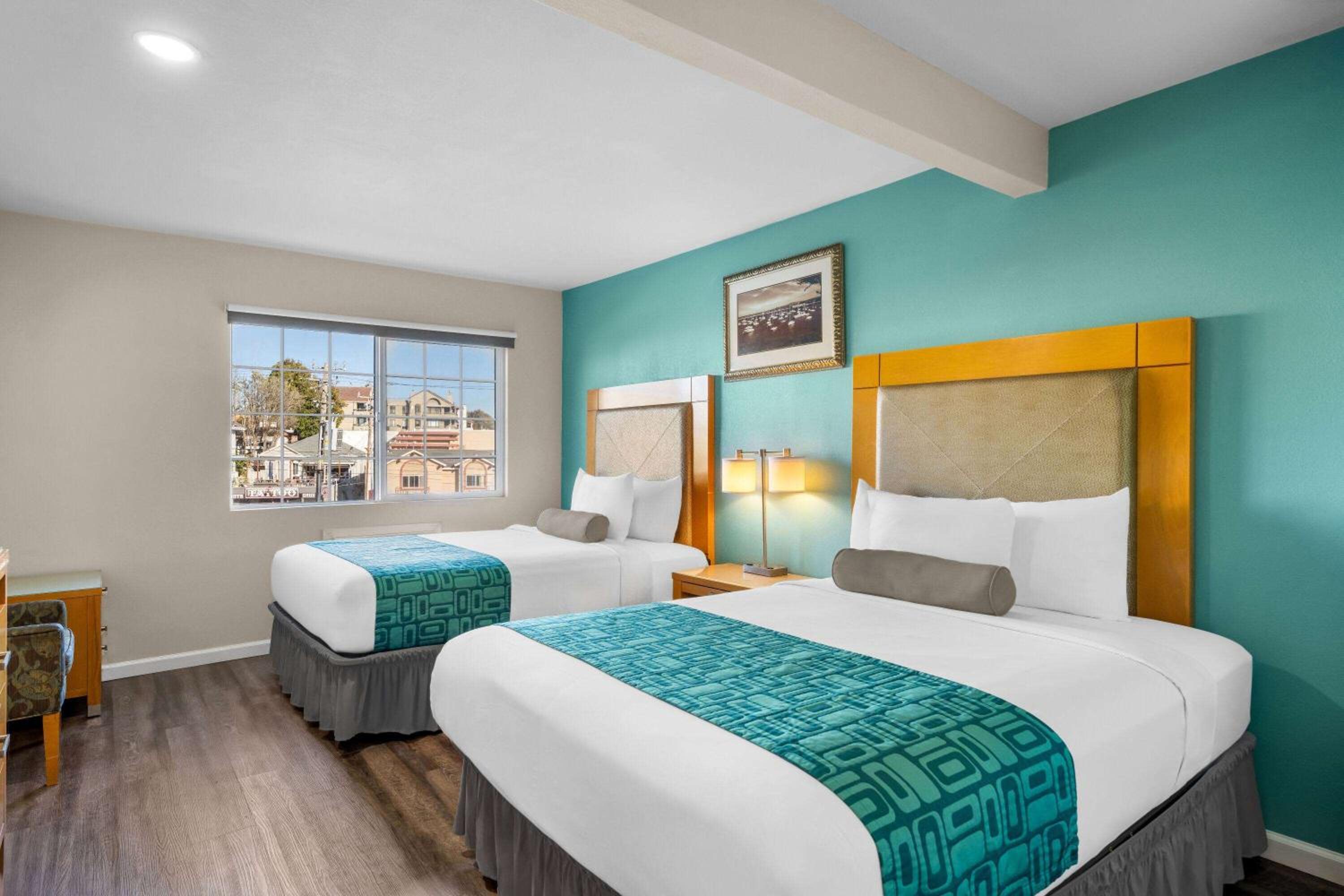 Suite with Two Queen Beds - Non-Smoking photo 3