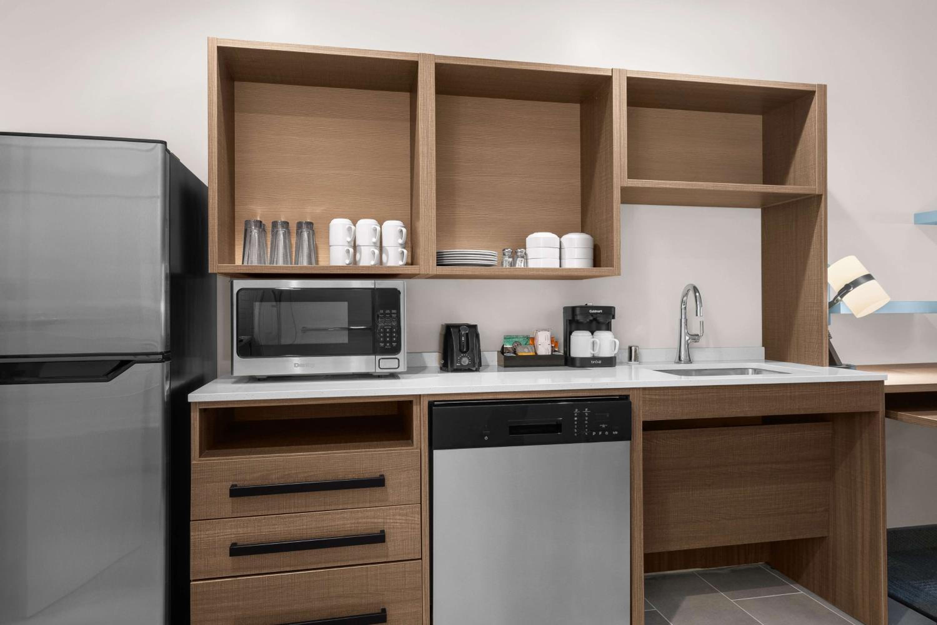 Queen Studio Suite - Mobility/Hearing Accessible  photo 2