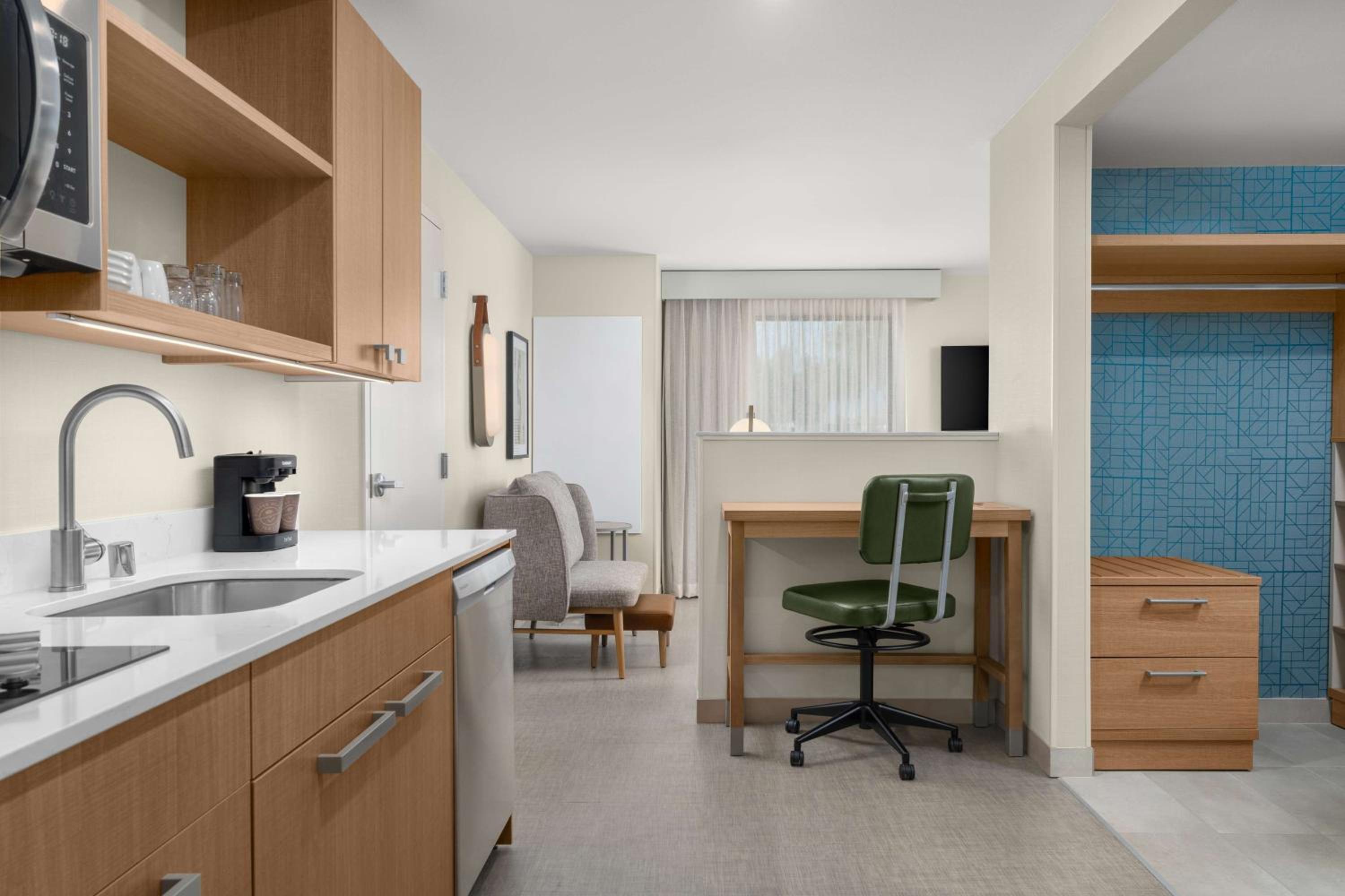 Efficiency King Suite - Hearing Accessible - Photo 4