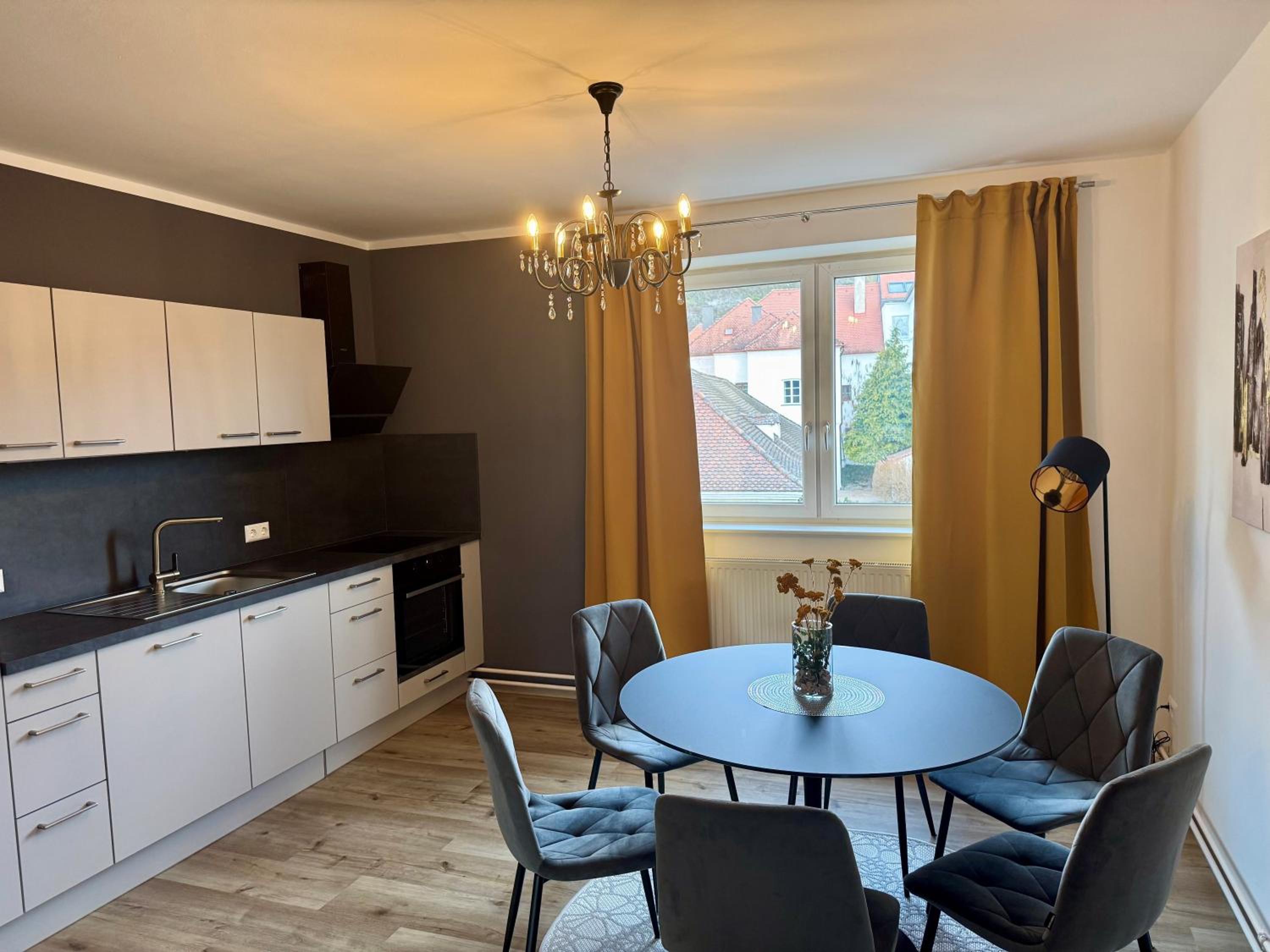 Two-Bedroom Apartment with View - Photo 5