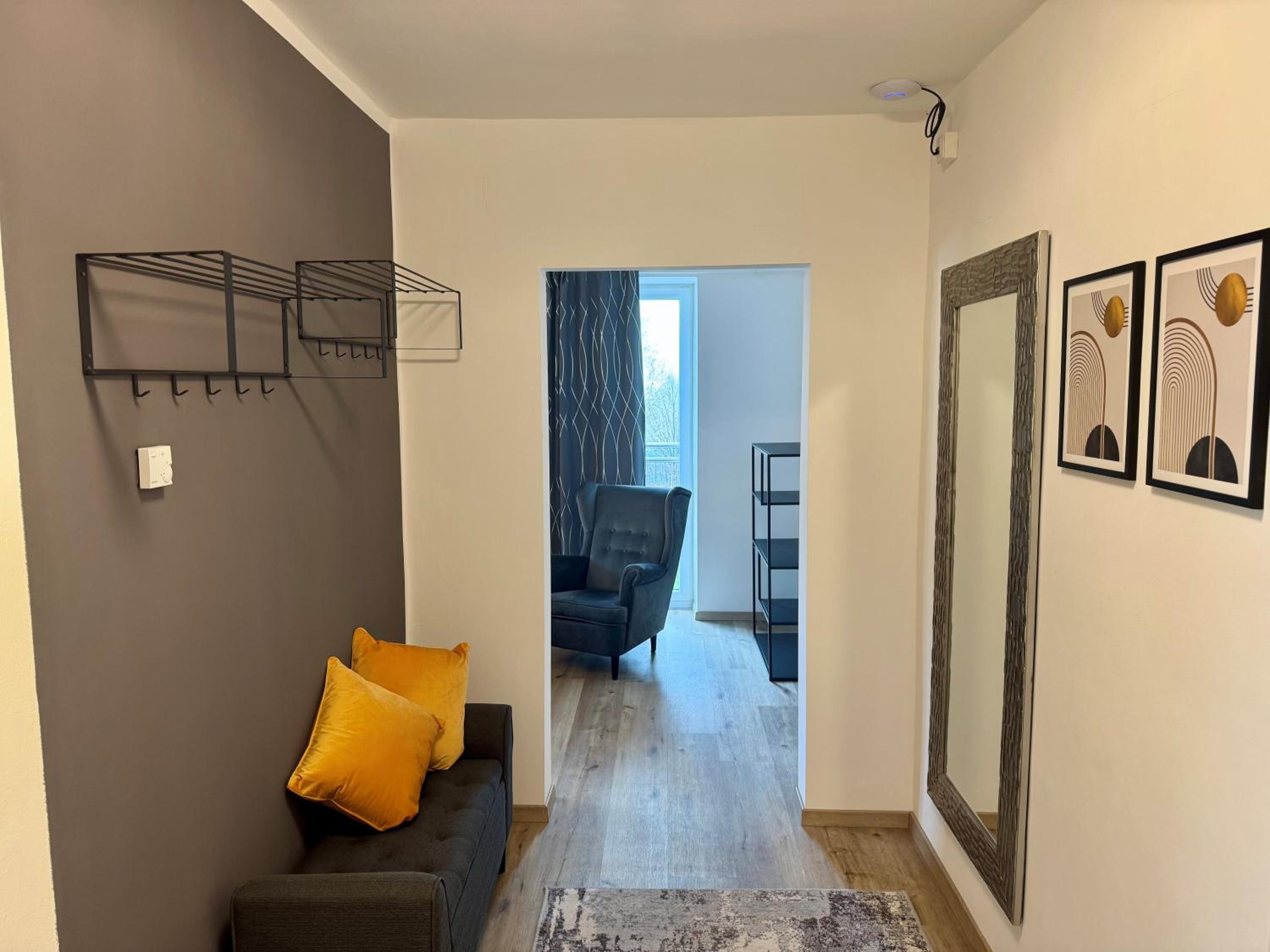 Two-Bedroom Apartment with View - Photo 4