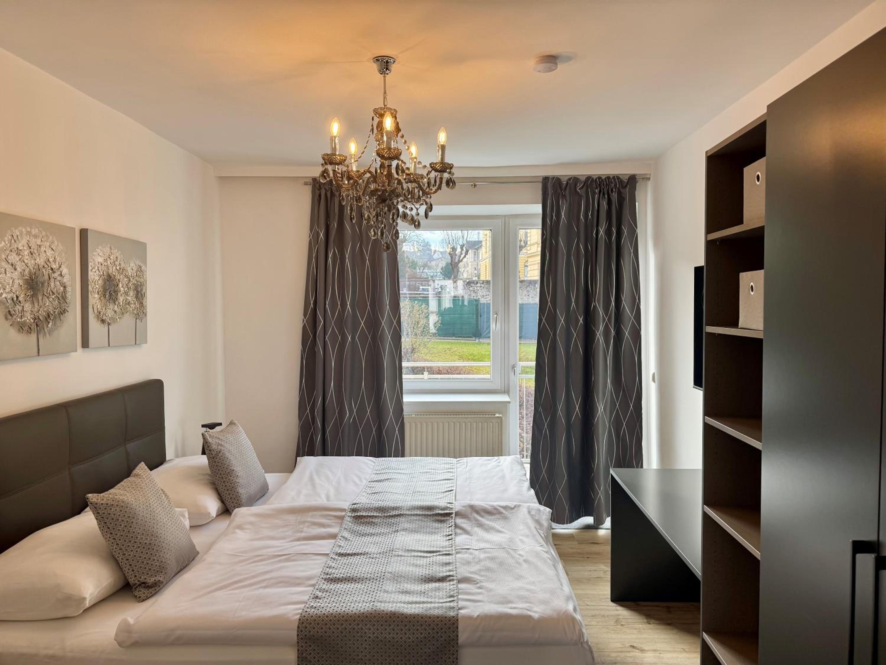 Two-Bedroom Apartment with View - Photo 2