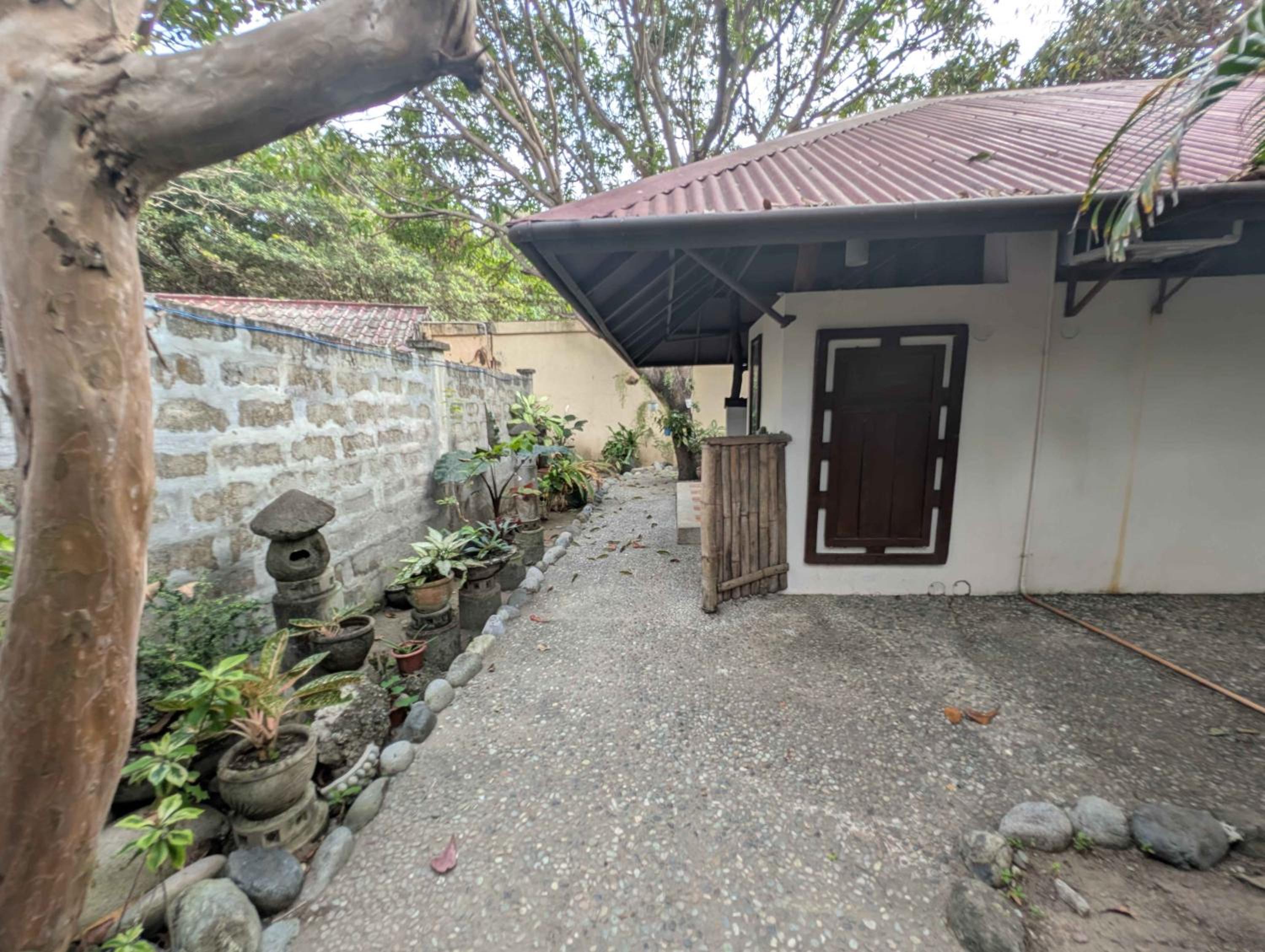 Deluxe Bungalow with Garden View photo 2
