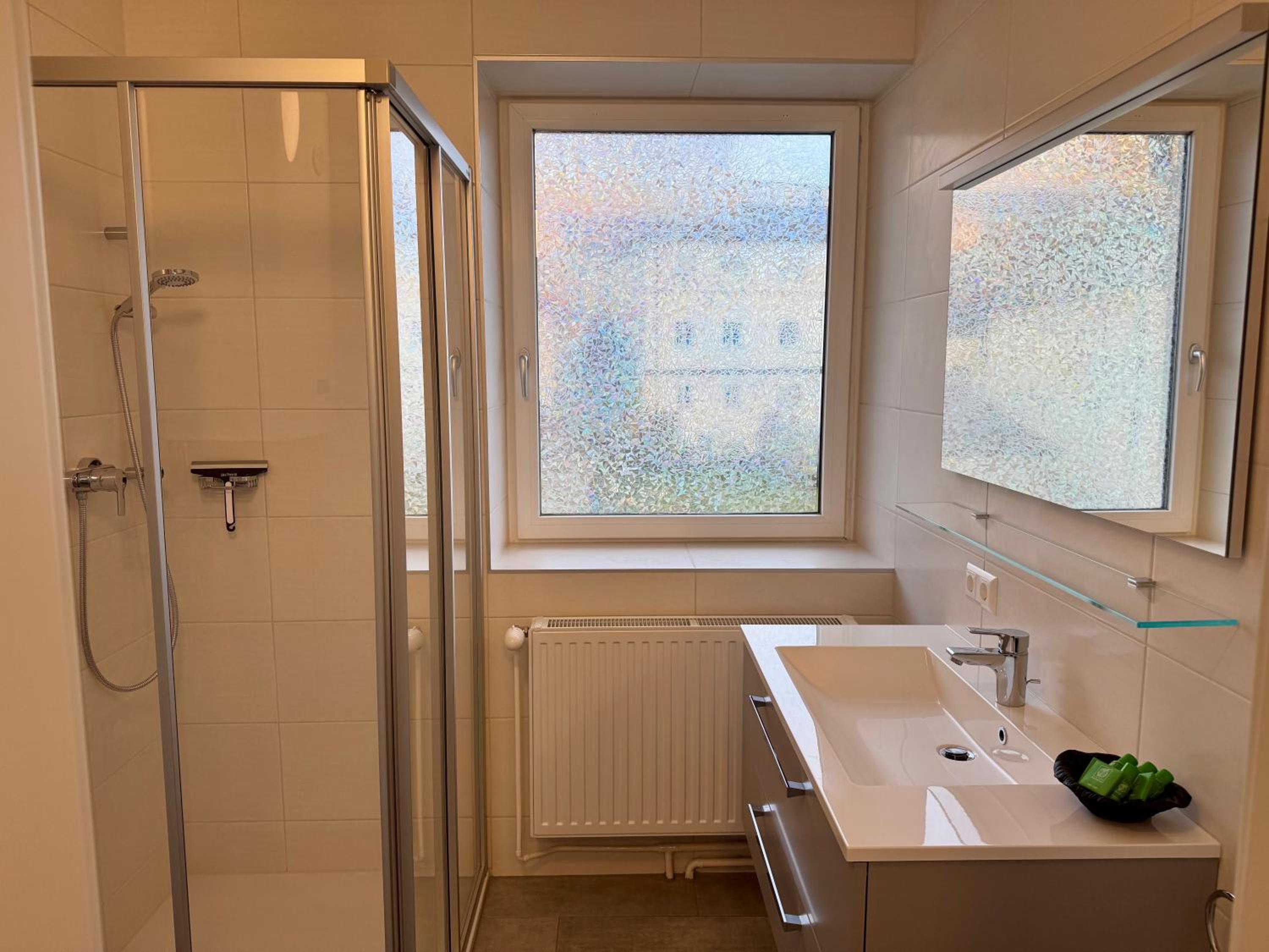 Two-Bedroom Apartment with View - Photo 7