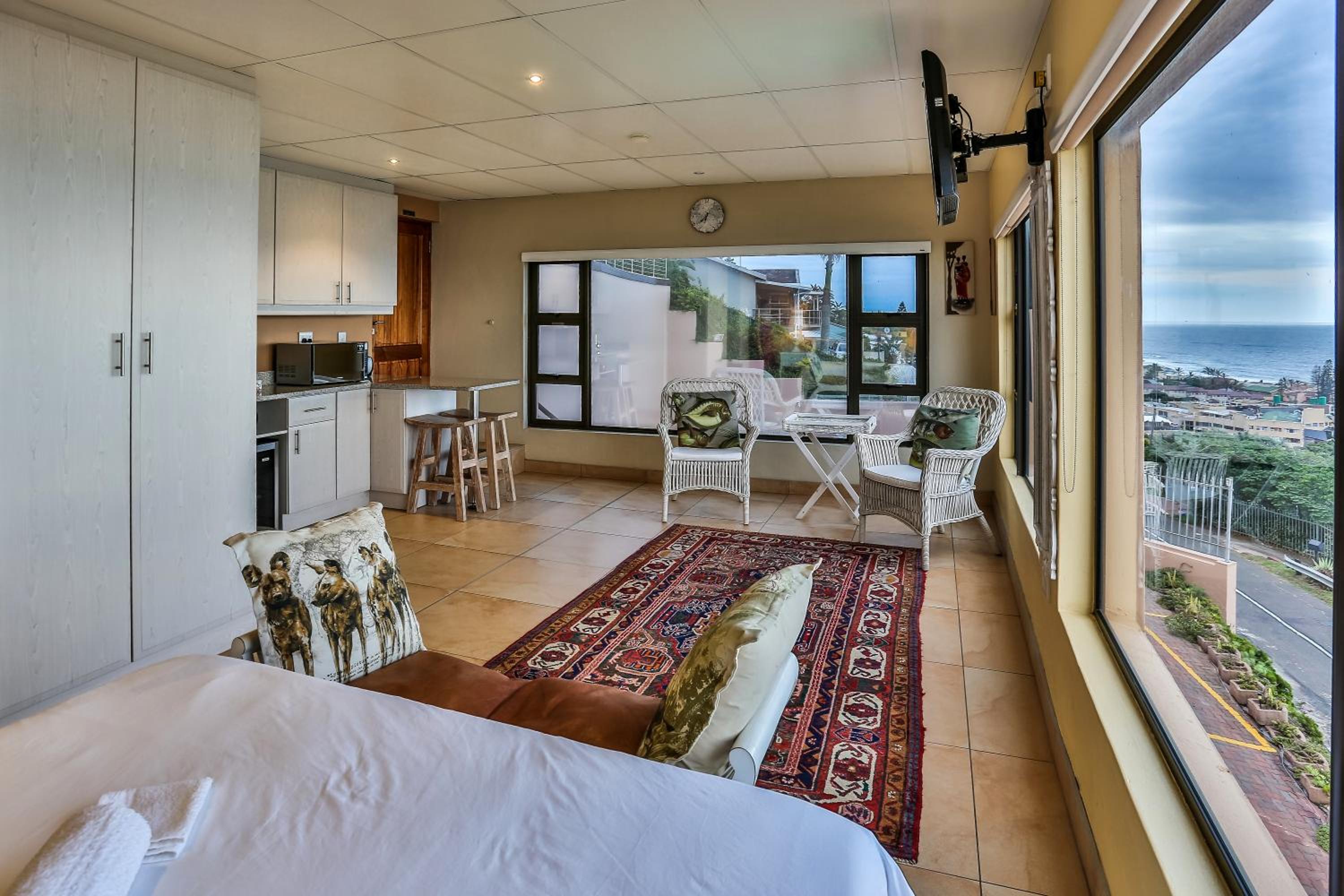 Studio with Ocean View - Photo 7