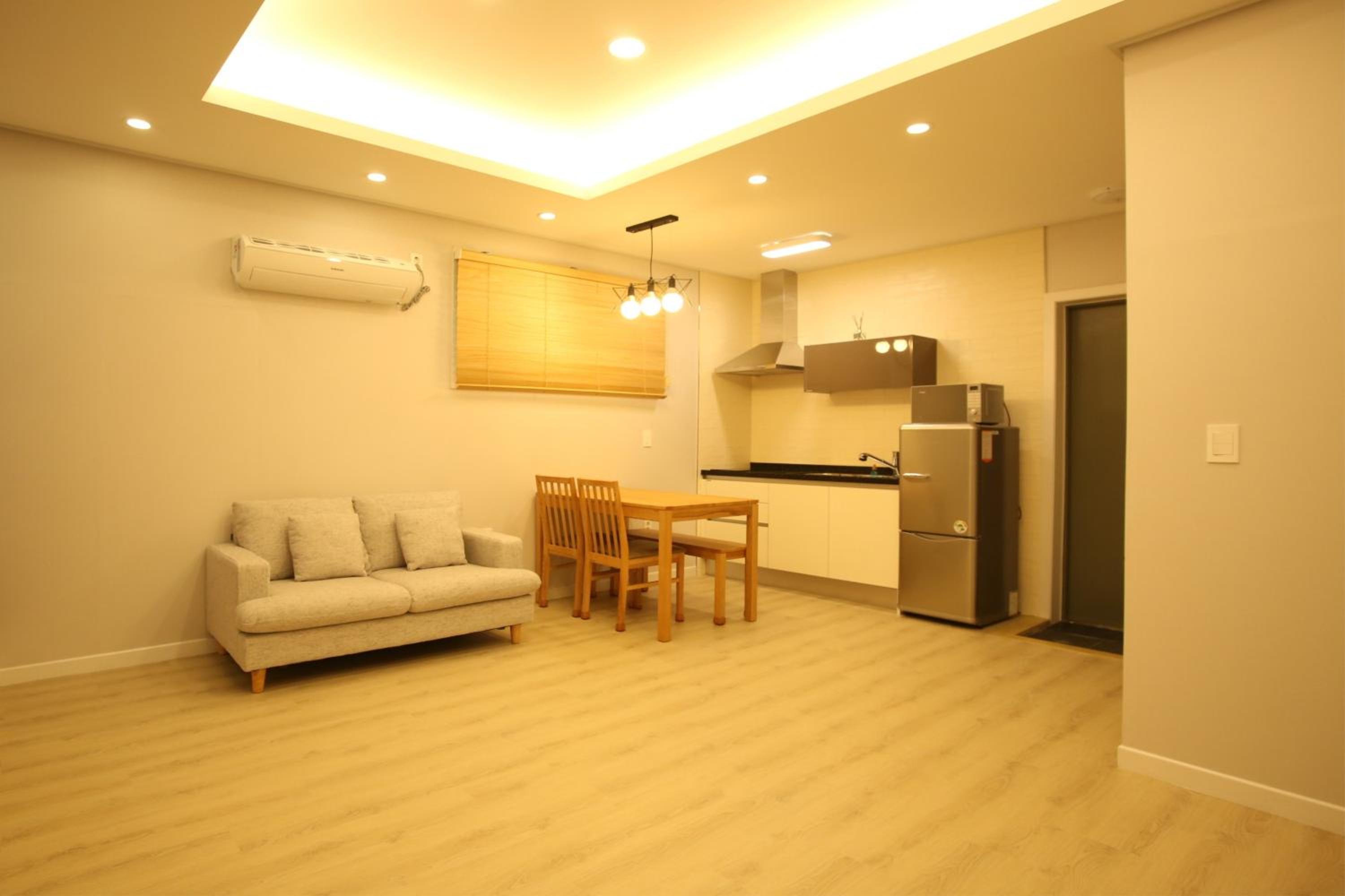 Family Room photo 2