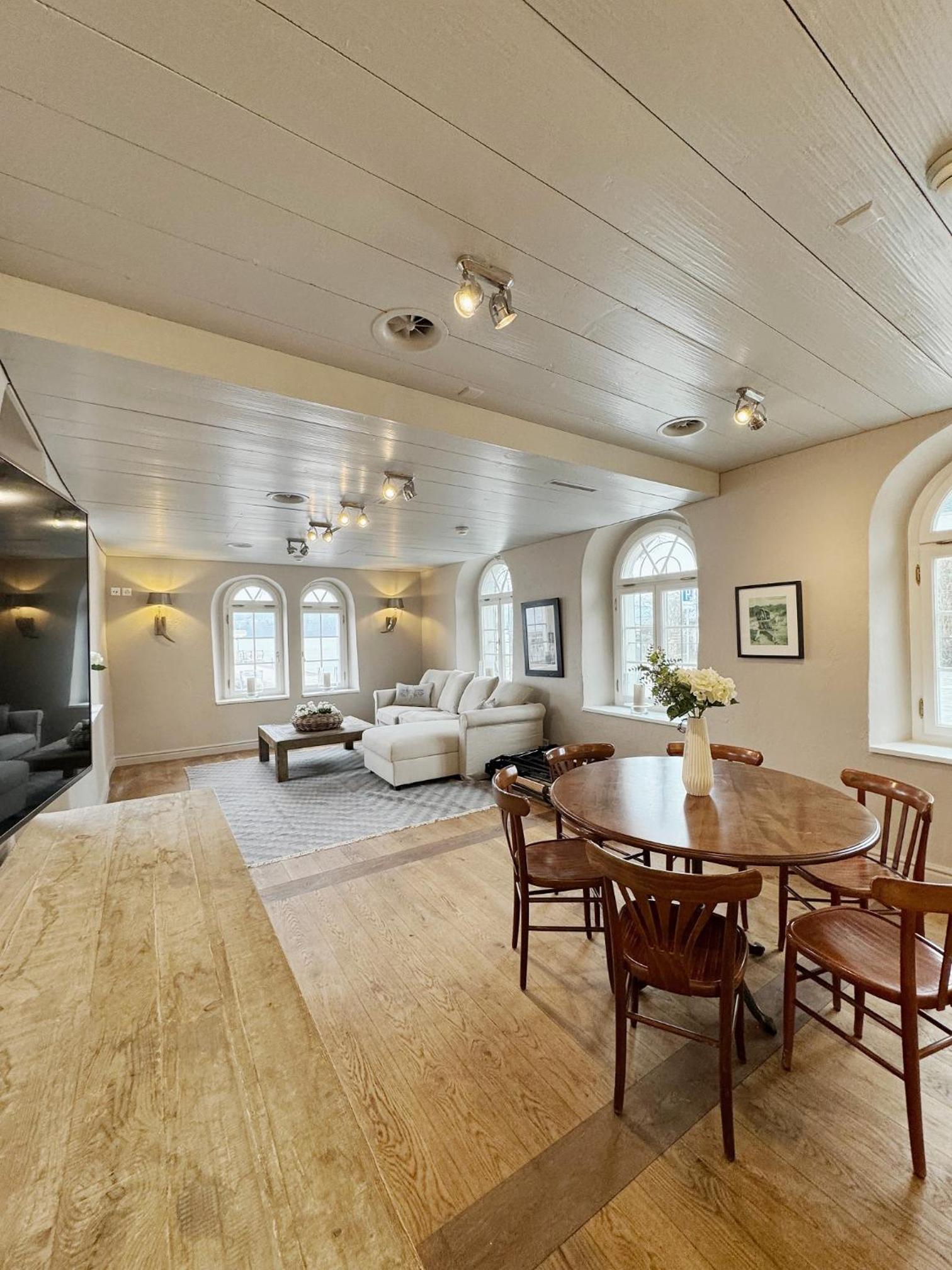 Suite with Lake View photo 3