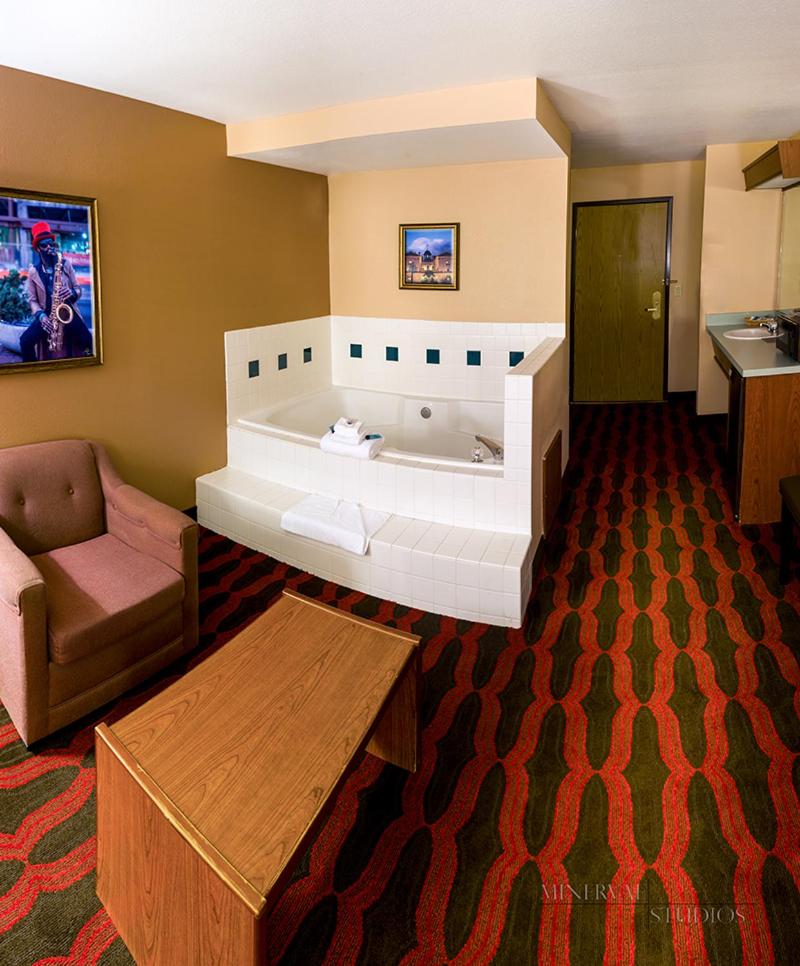 King Room with Spa Bath - Photo 2