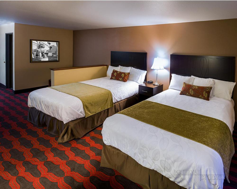 Queen Room with Two Queen Beds - Photo 1
