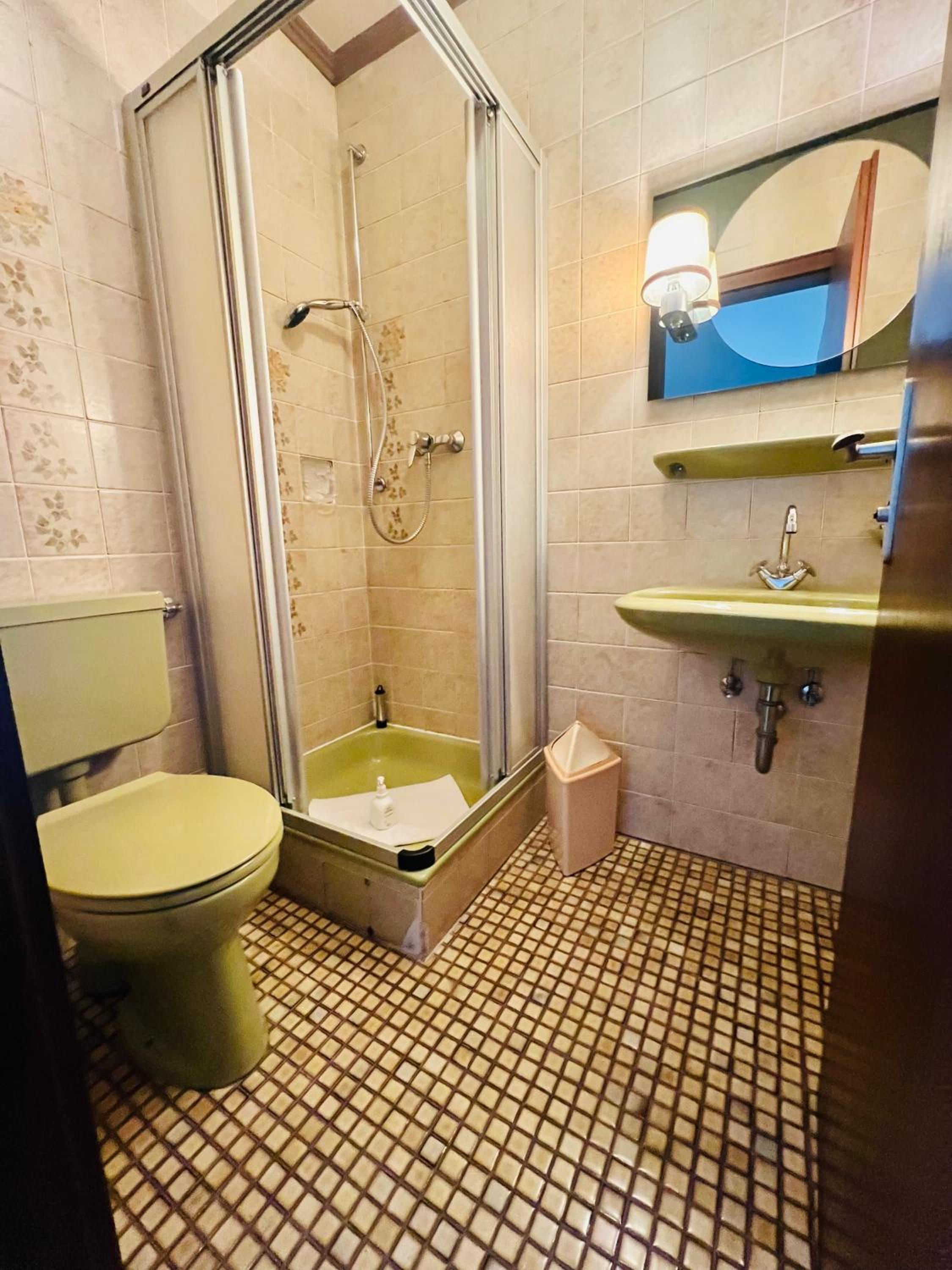 Double Room - Photo 6