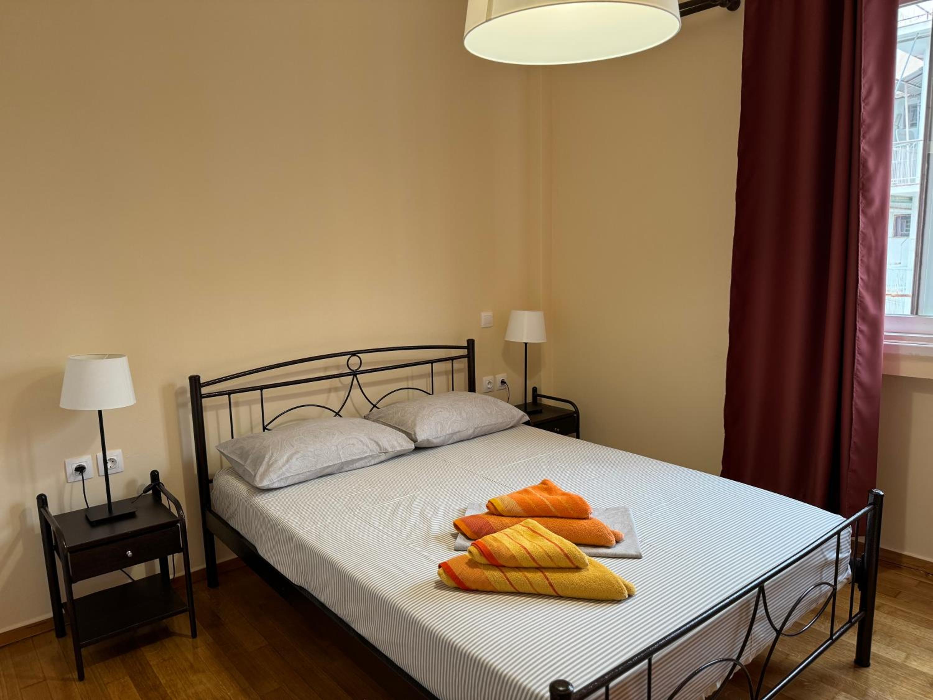 Large Double Room with Shared Bathroom