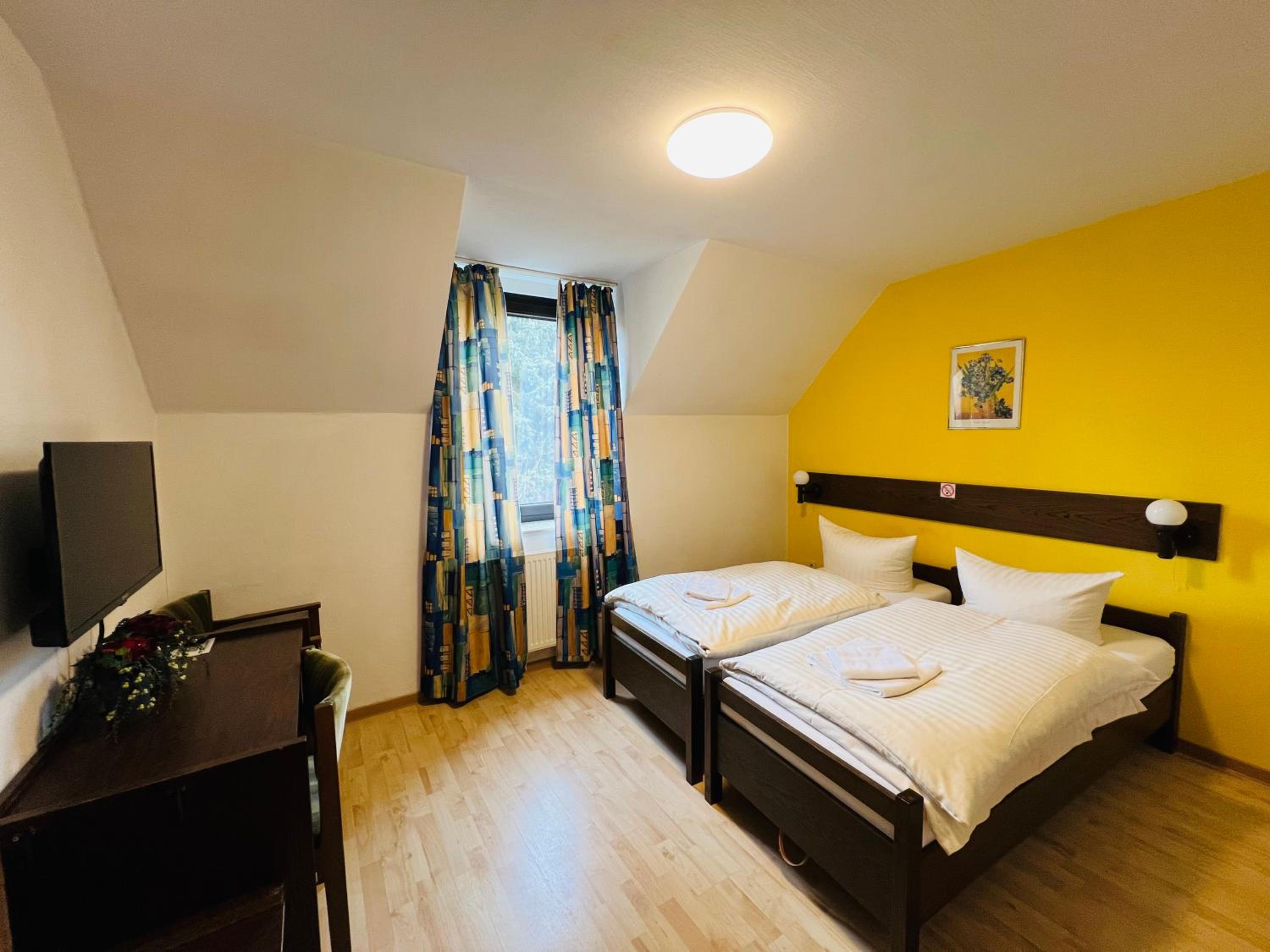 Double Room - Photo 11