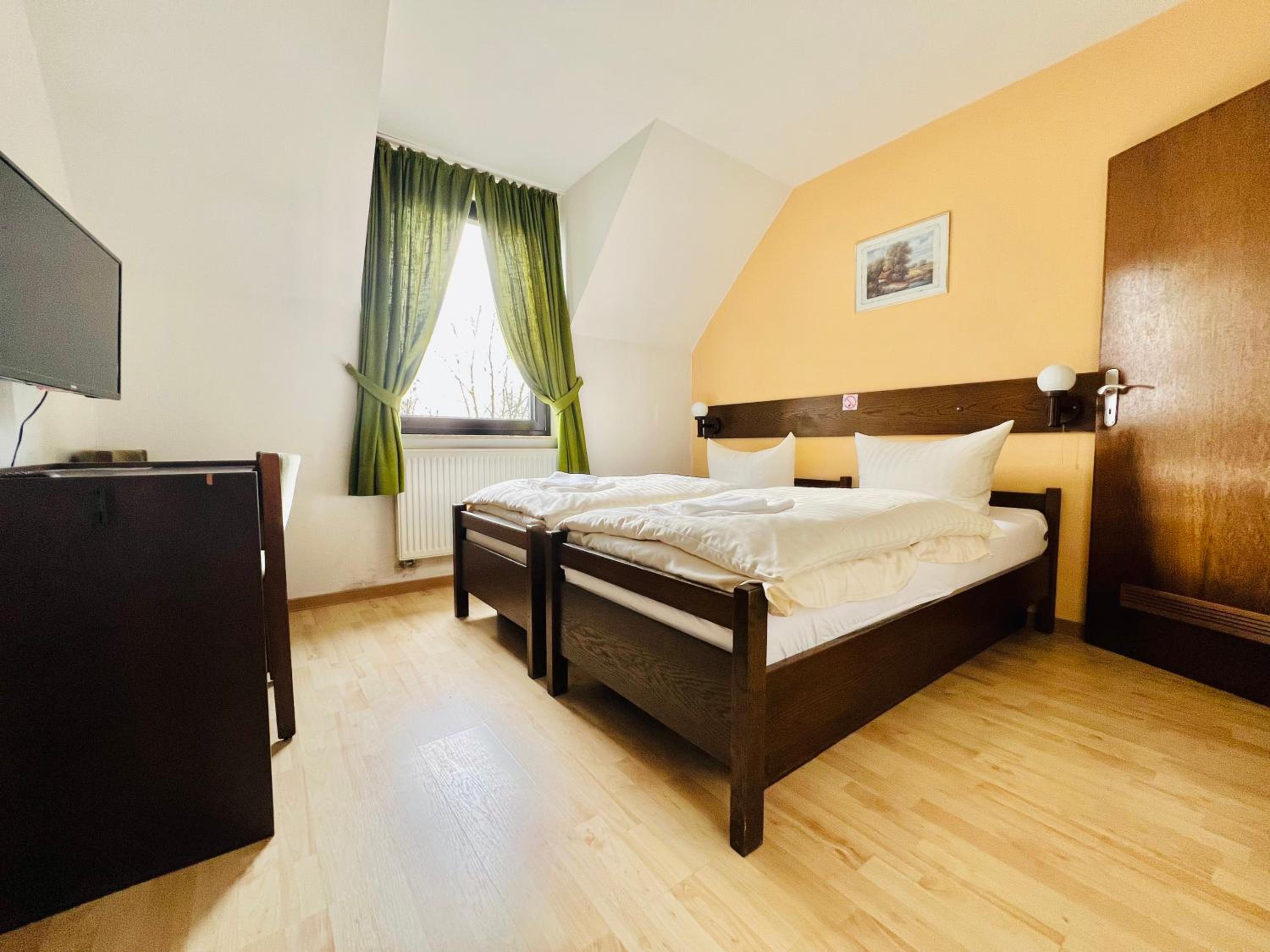 Double Room - Photo 10