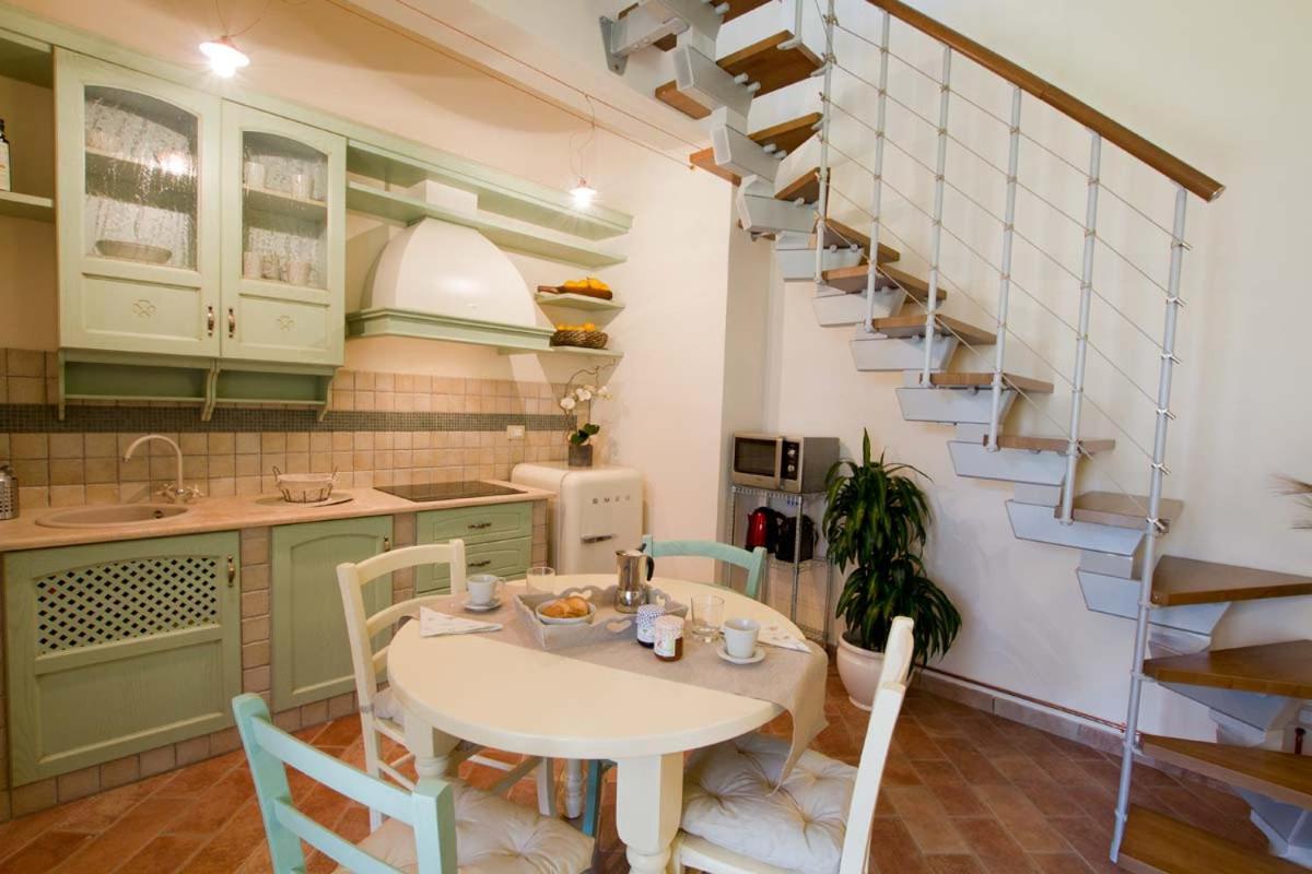 One-Bedroom Standard Apartment - Photo 6