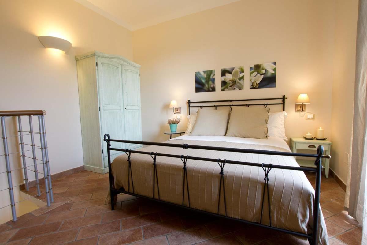 One-Bedroom Standard Apartment - Photo 3
