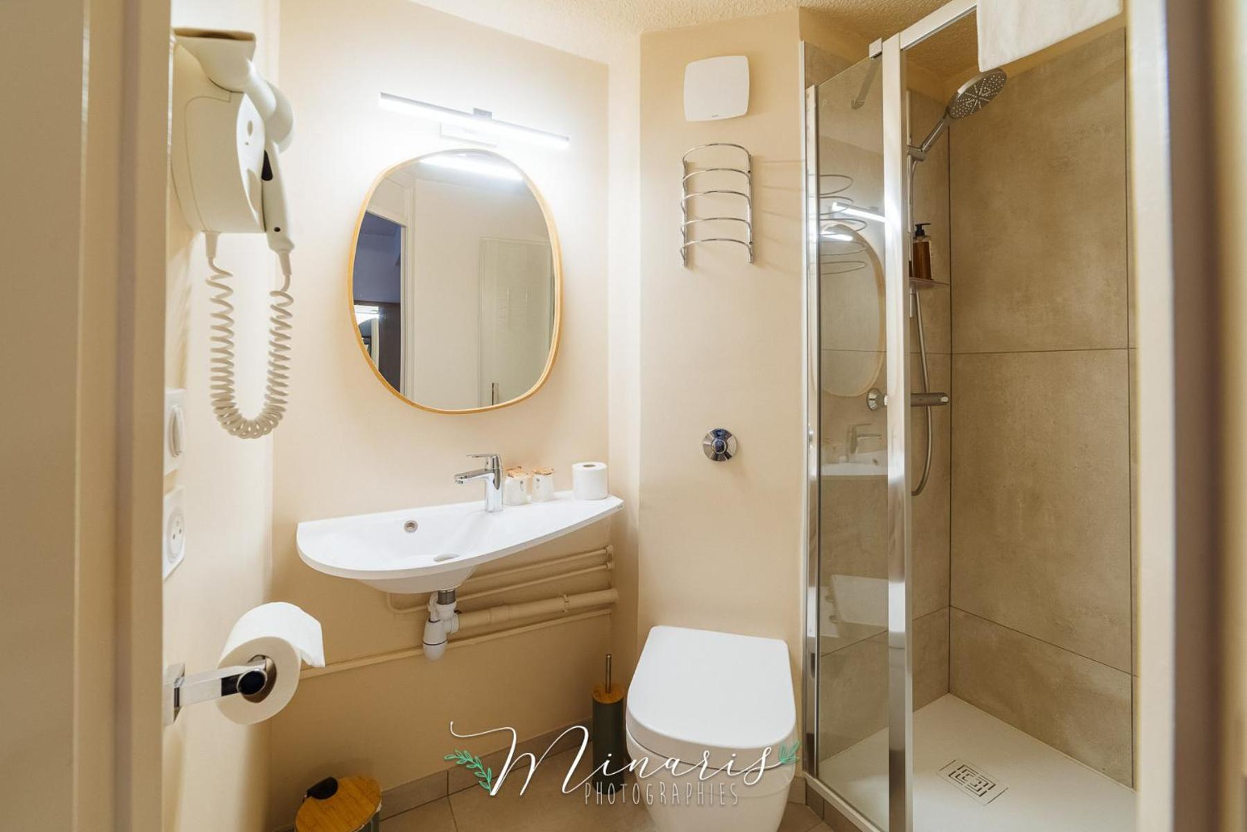 Family Room with Shower photo 2
