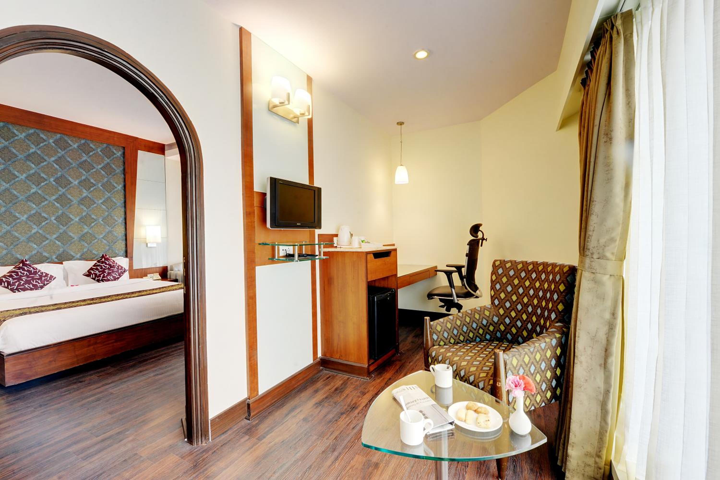 Suite - Photo 9