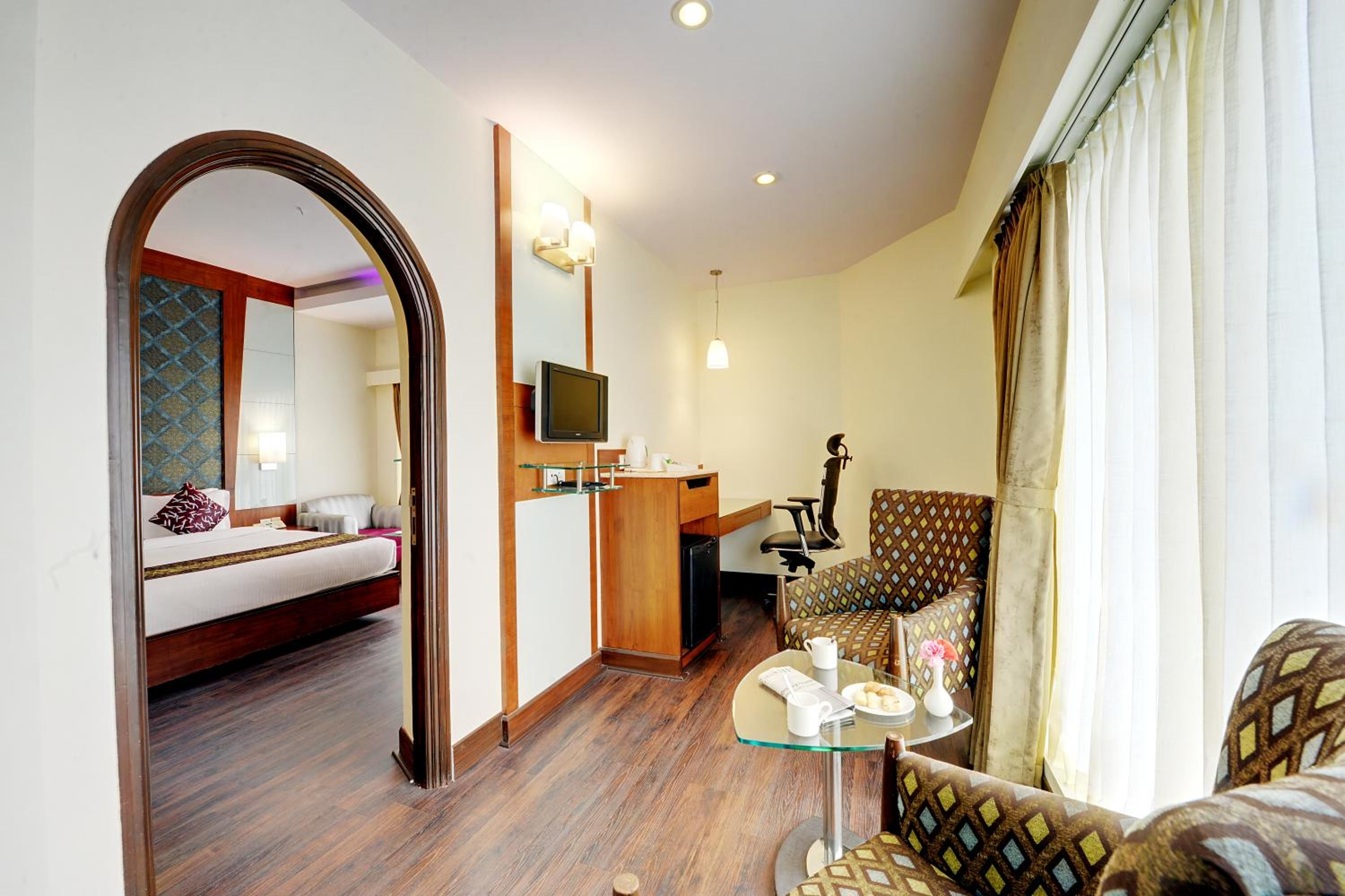Suite - Photo 10