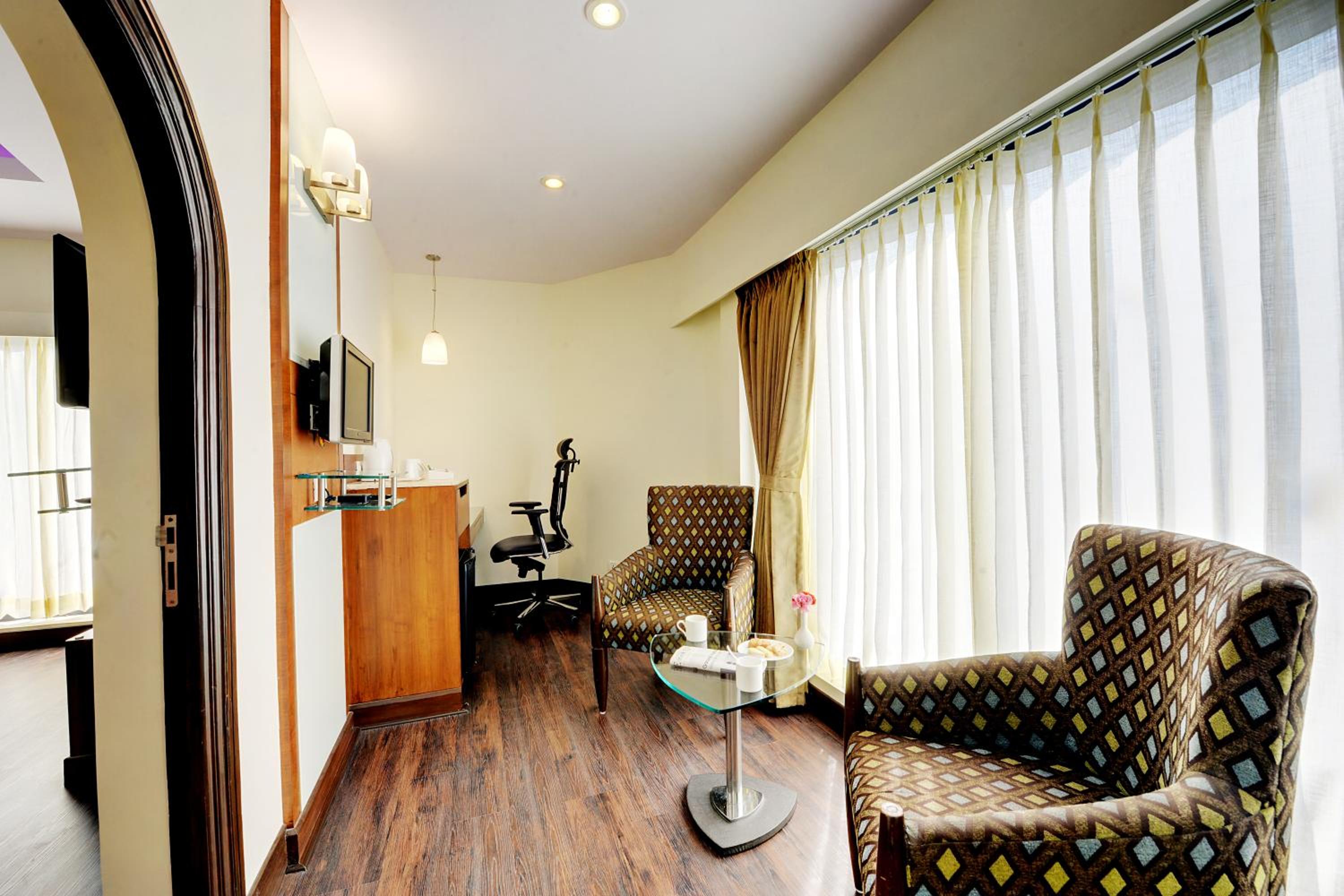 Suite - Photo 2